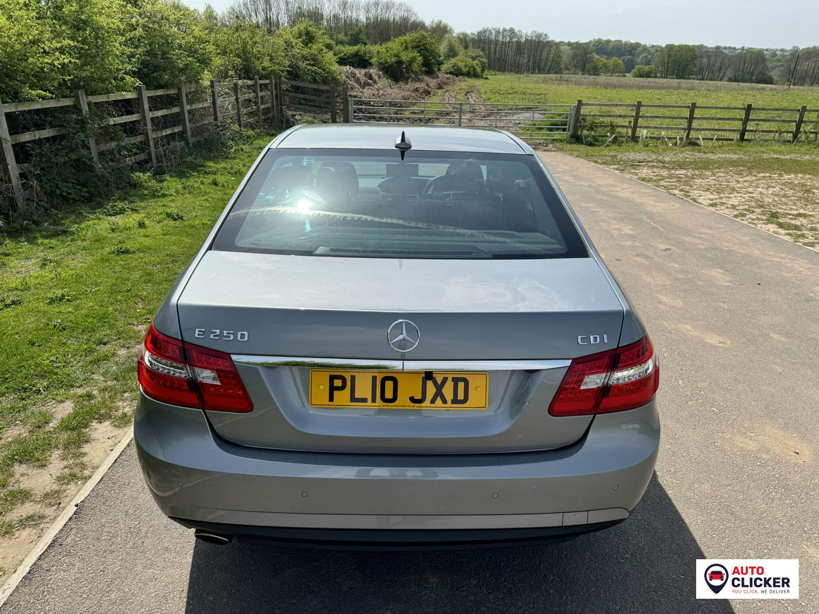 Mercedes-Benz E Class 2.1 E250 CDI BlueEfficiency Sport Saloon 4dr Diesel Tiptronic Euro 5 (204 ps)