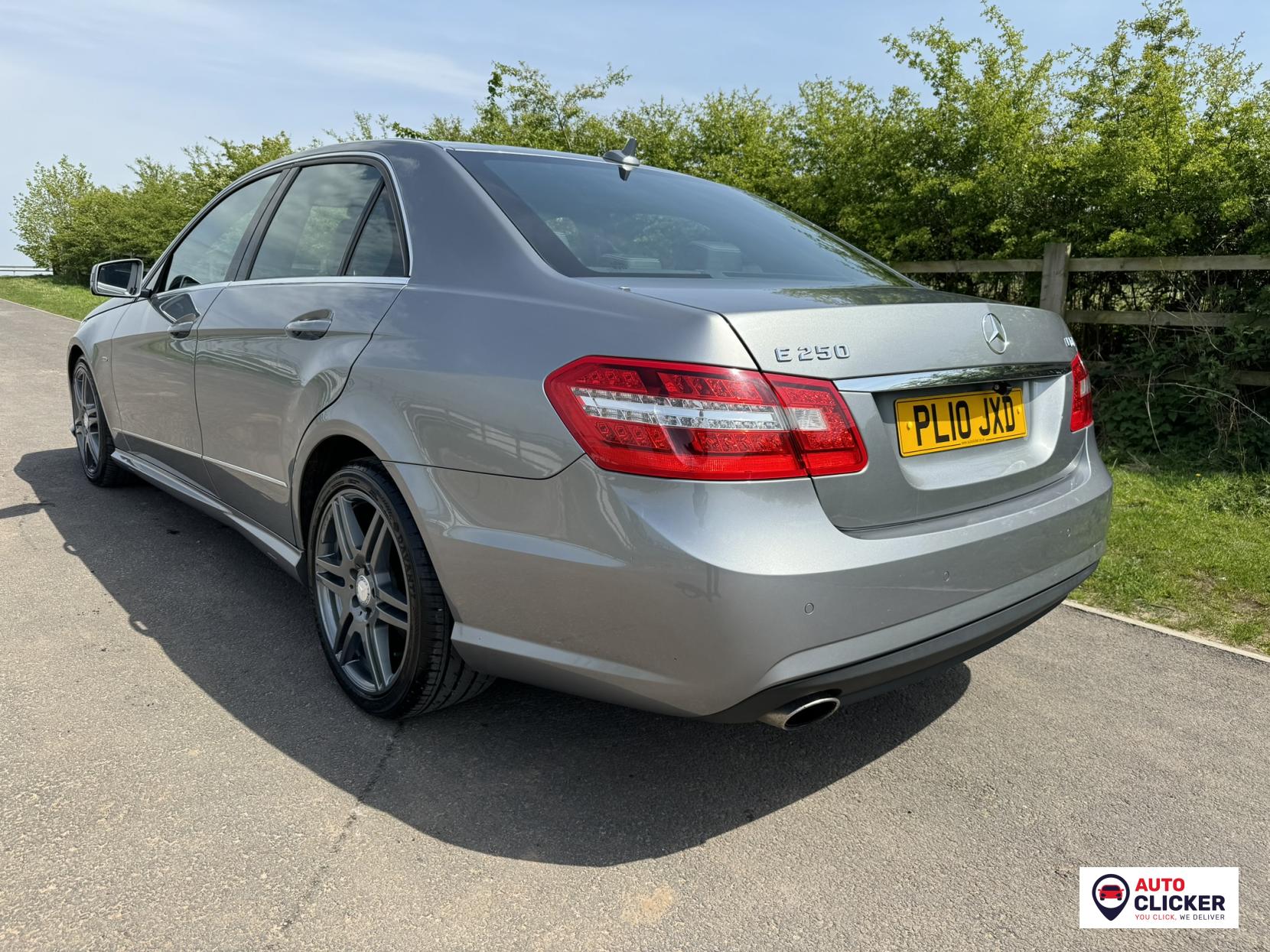 Mercedes-Benz E Class 2.1 E250 CDI BlueEfficiency Sport Saloon 4dr Diesel Tiptronic Euro 5 (204 ps)