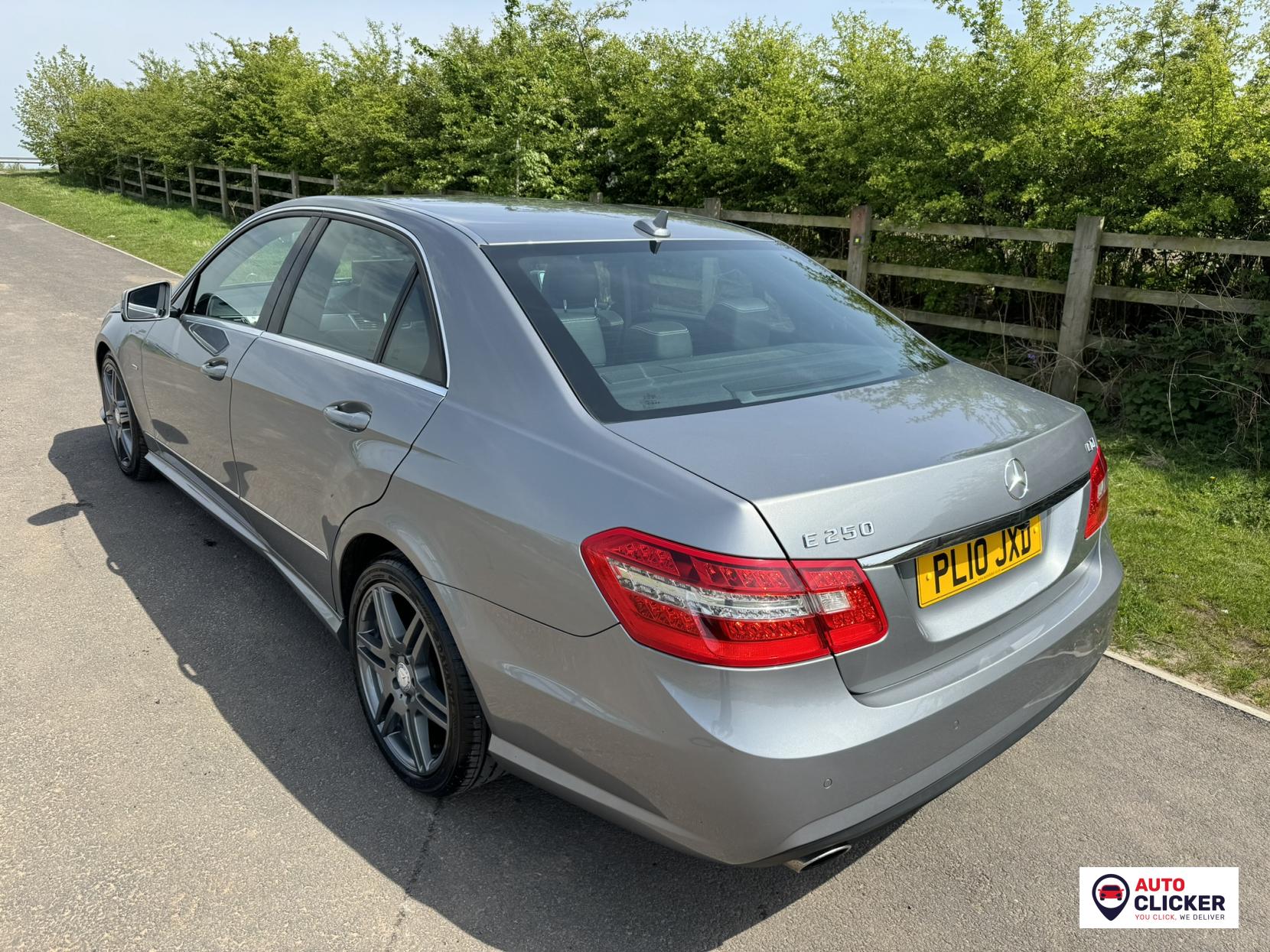 Mercedes-Benz E Class 2.1 E250 CDI BlueEfficiency Sport Saloon 4dr Diesel Tiptronic Euro 5 (204 ps)