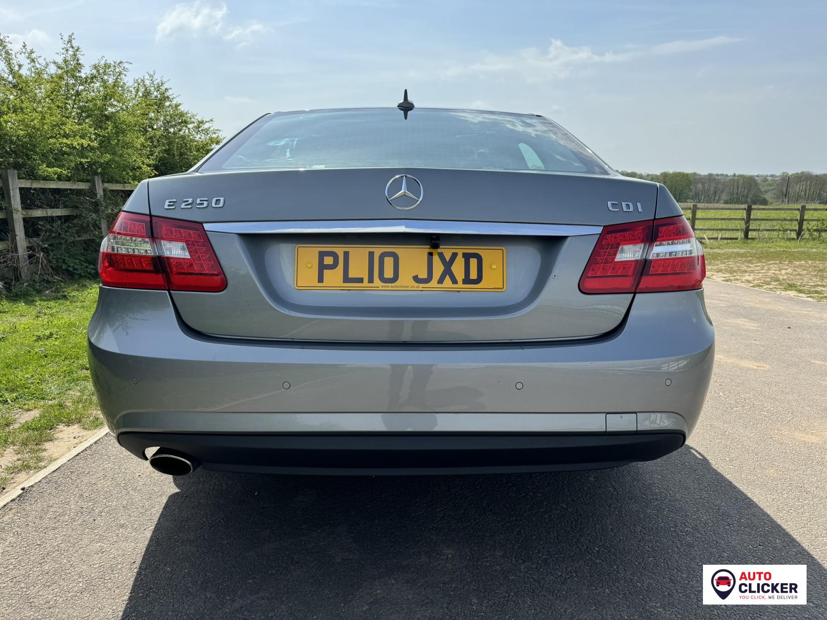 Mercedes-Benz E Class 2.1 E250 CDI BlueEfficiency Sport Saloon 4dr Diesel Tiptronic Euro 5 (204 ps)