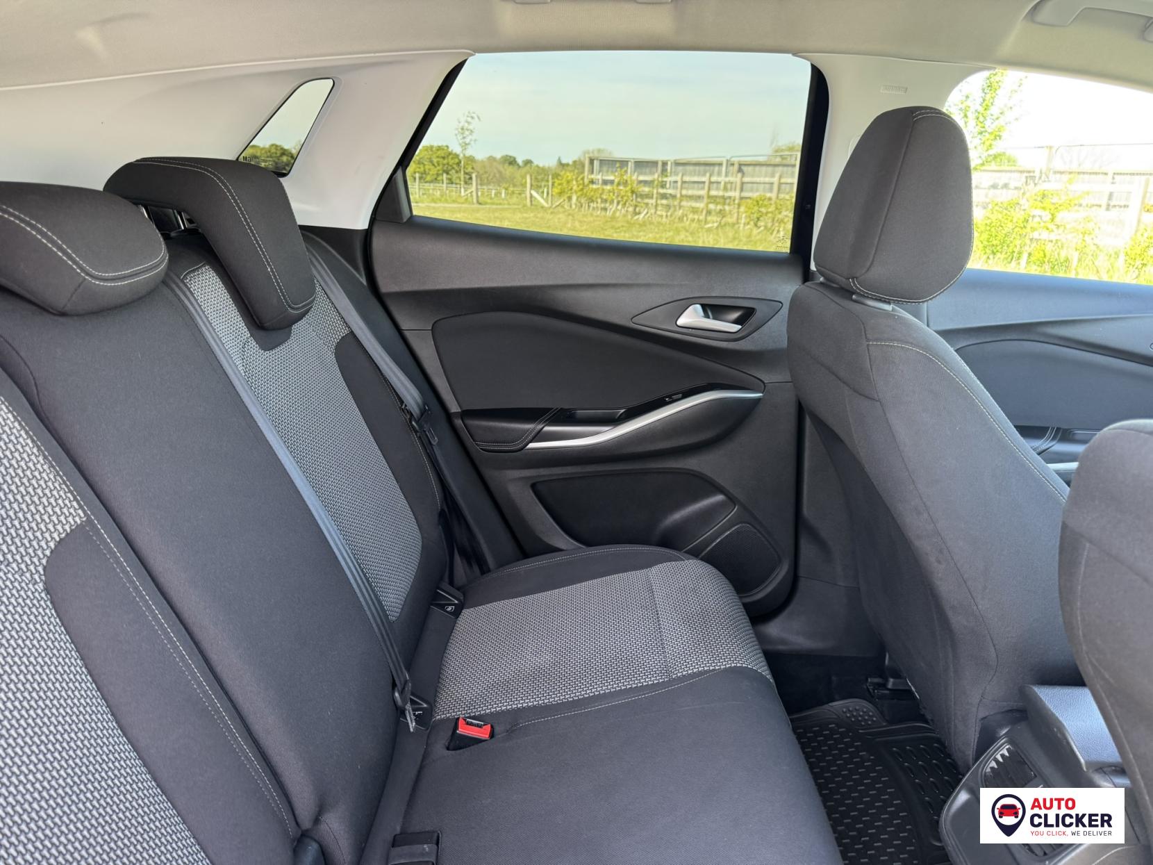 Vauxhall Grandland X 1.2 Turbo SE SUV 5dr Petrol Auto 8Spd Euro 6 (s/s) (130 ps)