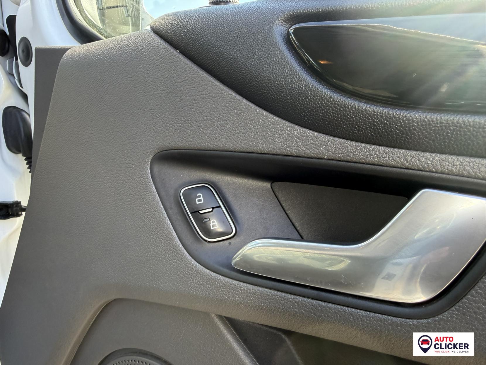 Ford Transit Custom 2.0 300 EcoBlue Limited Panel Van 5dr Diesel Auto L1 H1 Euro 6 (s/s) (130 ps)