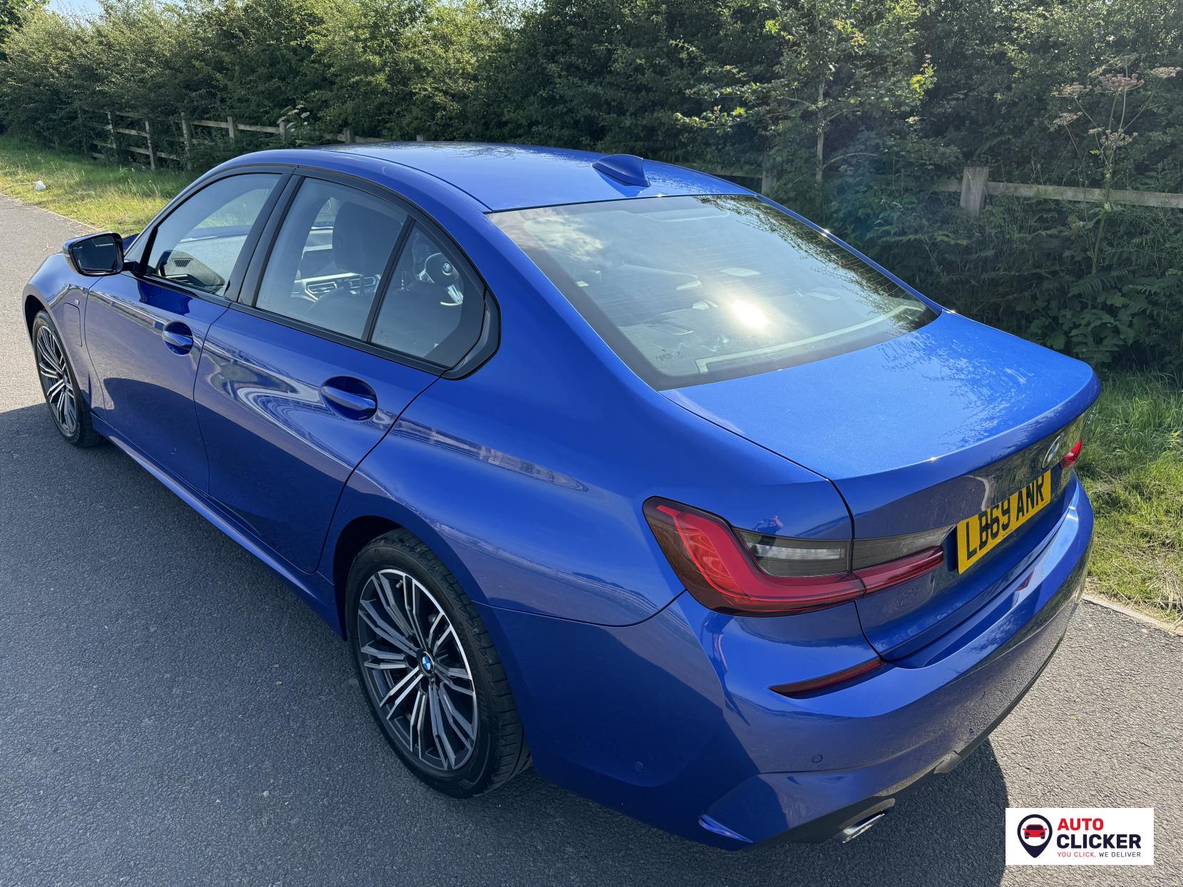 BMW 3 Series 2.0 330e 12kWh M Sport Saloon 4dr Petrol Plug-in Hybrid Auto Euro 6 (s/s) (292 ps)