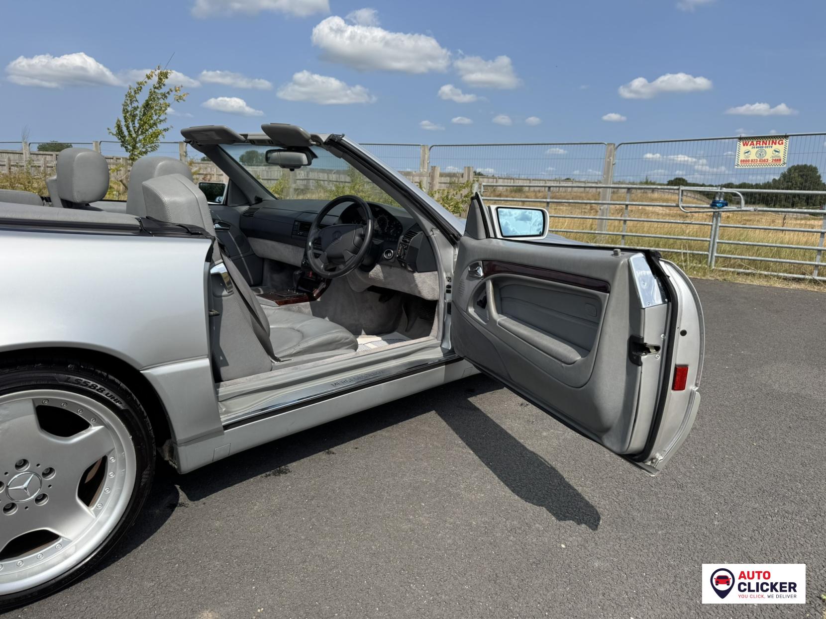 Mercedes-Benz SL 3.2 SL320 Limited Edition Convertible 2dr Petrol Automatic (231 bhp)