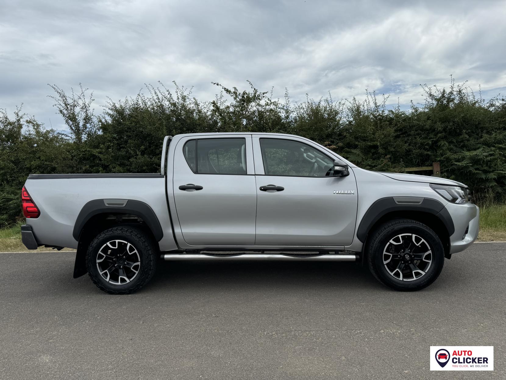 Toyota Hilux 2.4 D-4D Active Pickup Double Cab 4dr Diesel Manual 4WD Euro 6 (150 ps)