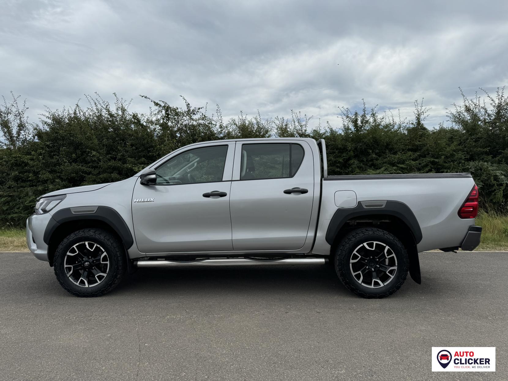 Toyota Hilux 2.4 D-4D Active Pickup Double Cab 4dr Diesel Manual 4WD Euro 6 (150 ps)