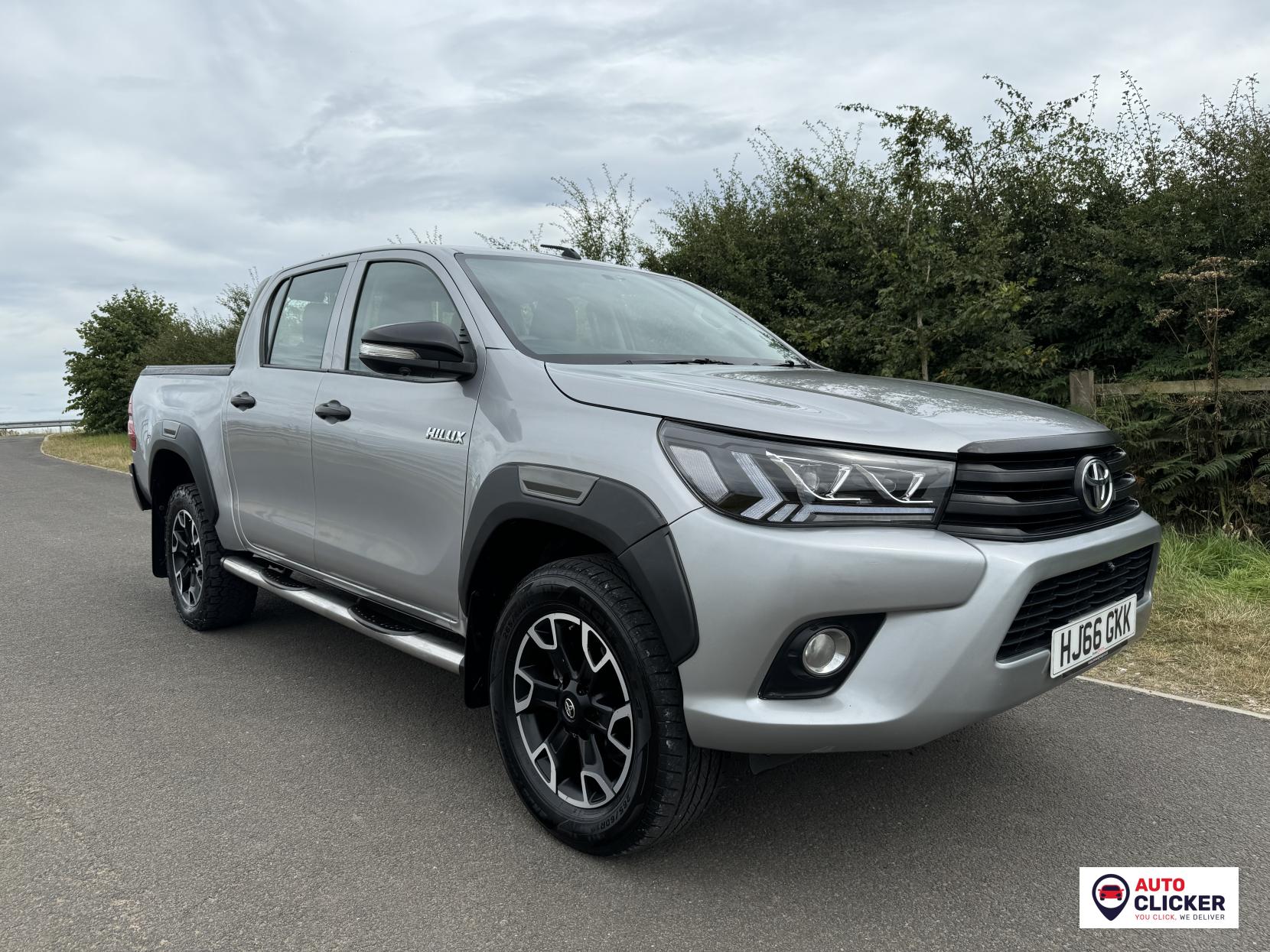 Toyota Hilux 2.4 D-4D Active Pickup Double Cab 4dr Diesel Manual 4WD Euro 6 (150 ps)