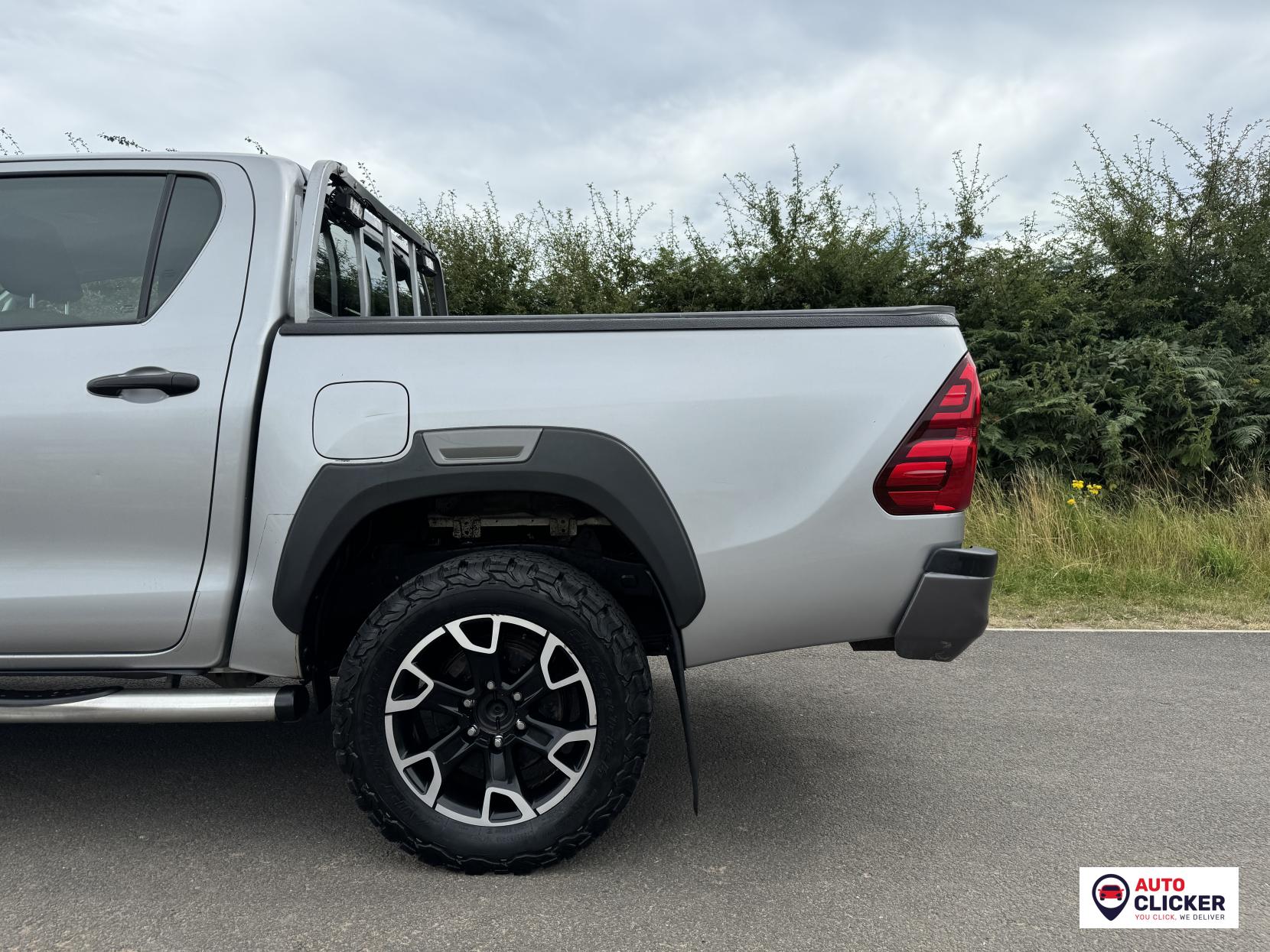 Toyota Hilux 2.4 D-4D Active Pickup Double Cab 4dr Diesel Manual 4WD Euro 6 (150 ps)