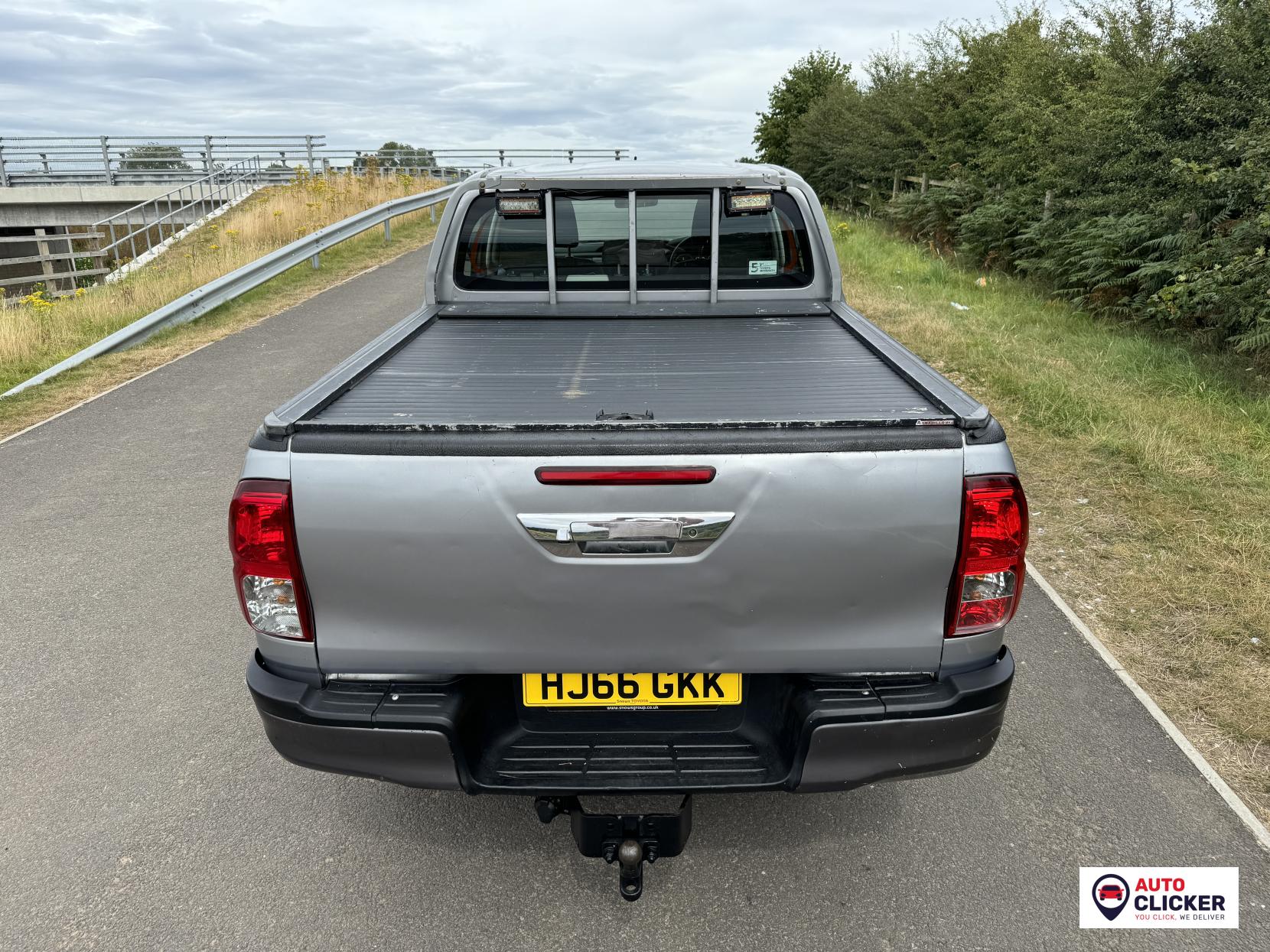 Toyota Hilux 2.4 D-4D Active Pickup Double Cab 4dr Diesel Manual 4WD Euro 6 (150 ps)