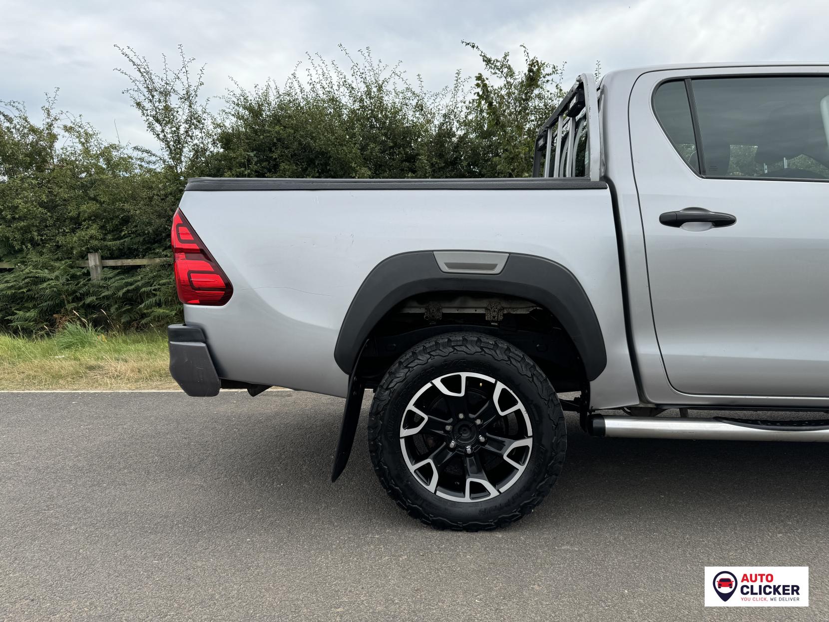 Toyota Hilux 2.4 D-4D Active Pickup Double Cab 4dr Diesel Manual 4WD Euro 6 (150 ps)