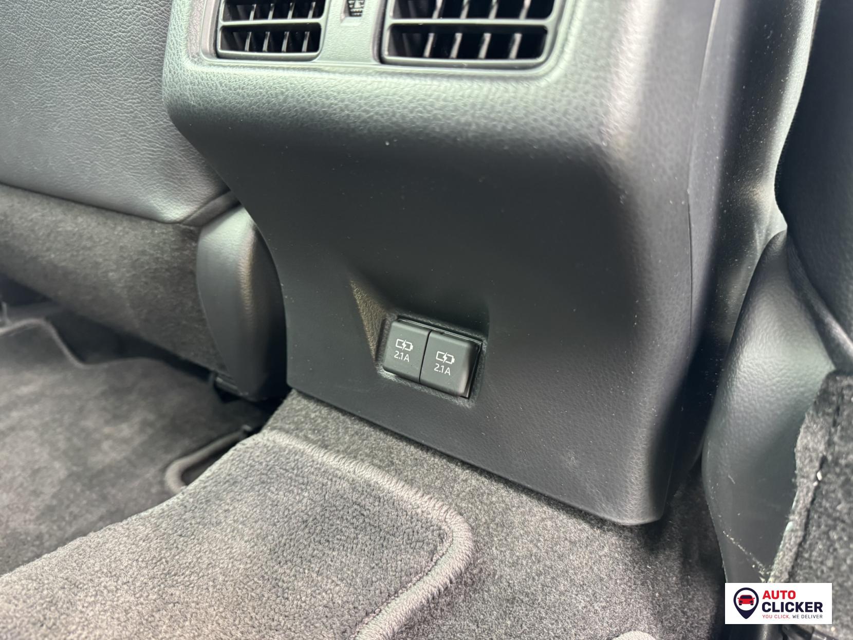 Toyota Camry 2.5 VVT-h Design Saloon 4dr Petrol Hybrid CVT Euro 6 (s/s) (218 ps)