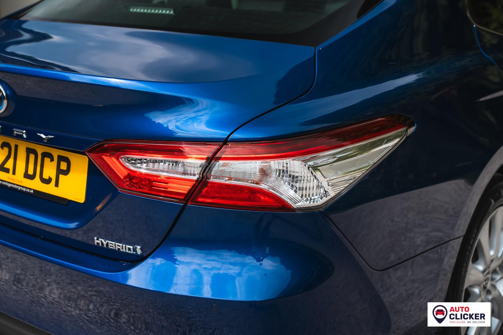 Toyota Camry 2.5 VVT-h Design Saloon 4dr Petrol Hybrid CVT Euro 6 (s/s) (218 ps)