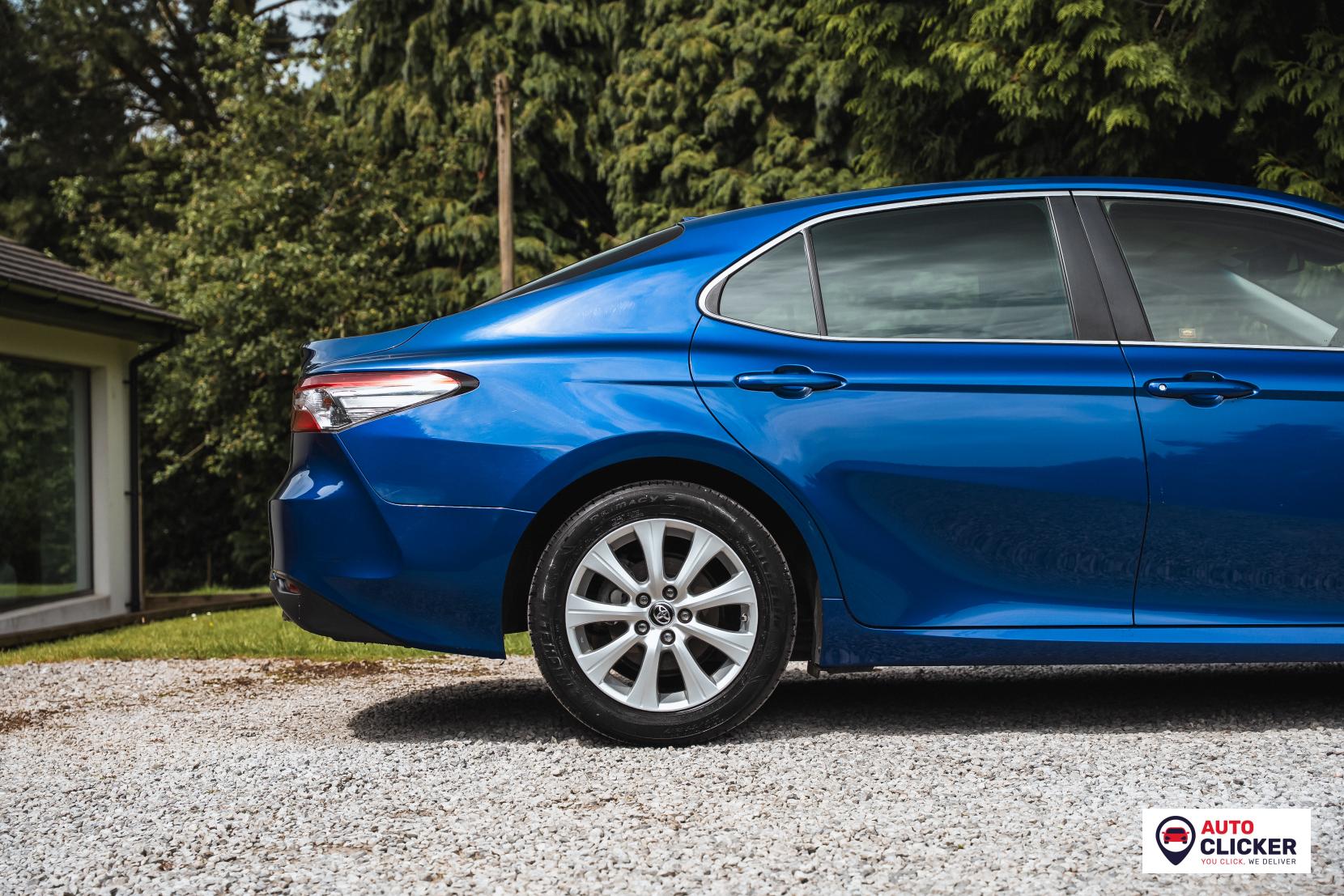 Toyota Camry 2.5 VVT-h Design Saloon 4dr Petrol Hybrid CVT Euro 6 (s/s) (218 ps)