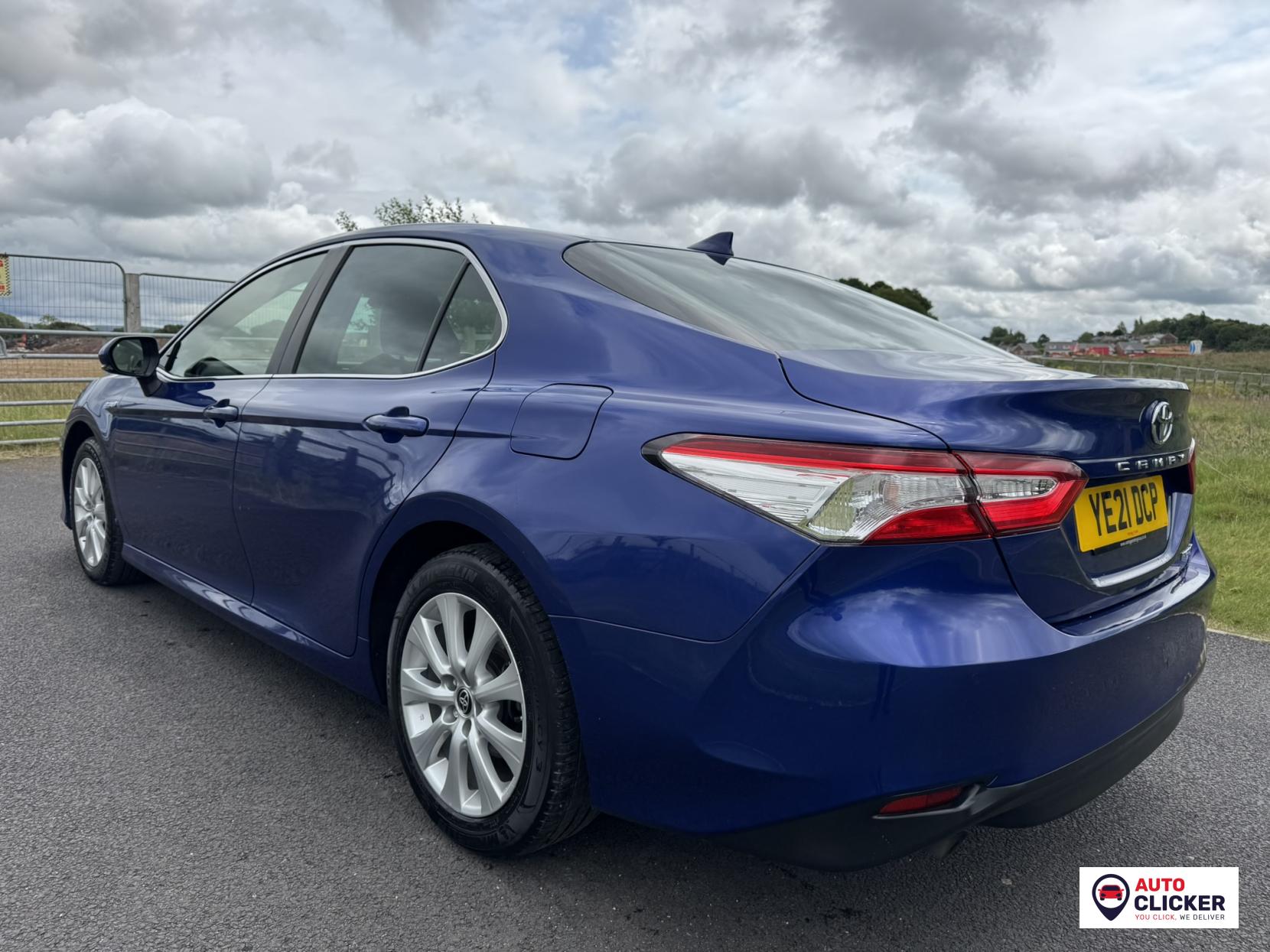 Toyota Camry 2.5 VVT-h Design Saloon 4dr Petrol Hybrid CVT Euro 6 (s/s) (218 ps)