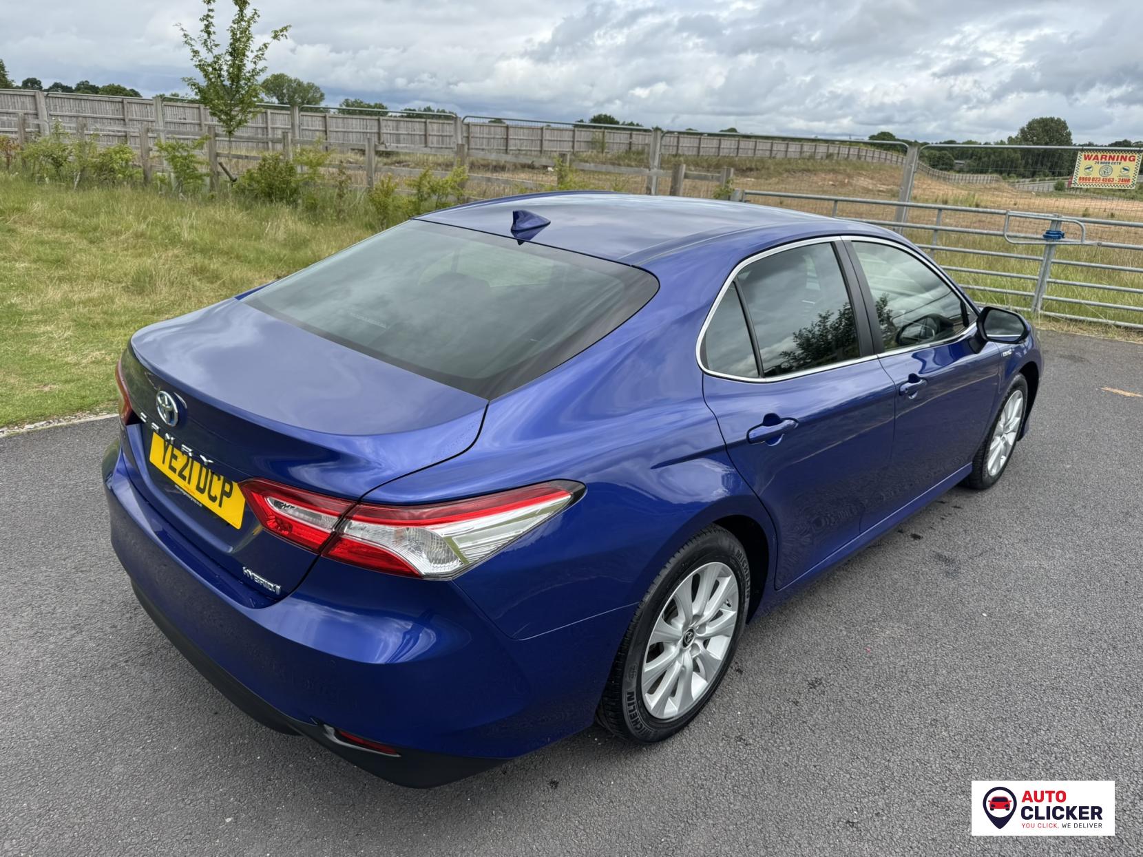 Toyota Camry 2.5 VVT-h Design Saloon 4dr Petrol Hybrid CVT Euro 6 (s/s) (218 ps)