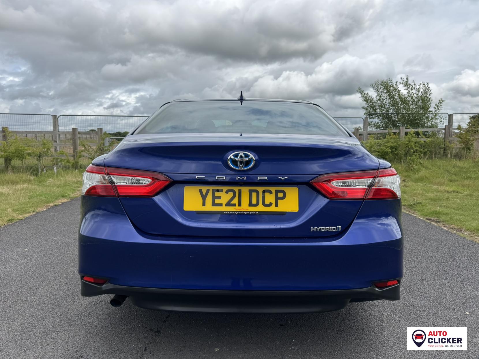 Toyota Camry 2.5 VVT-h Design Saloon 4dr Petrol Hybrid CVT Euro 6 (s/s) (218 ps)