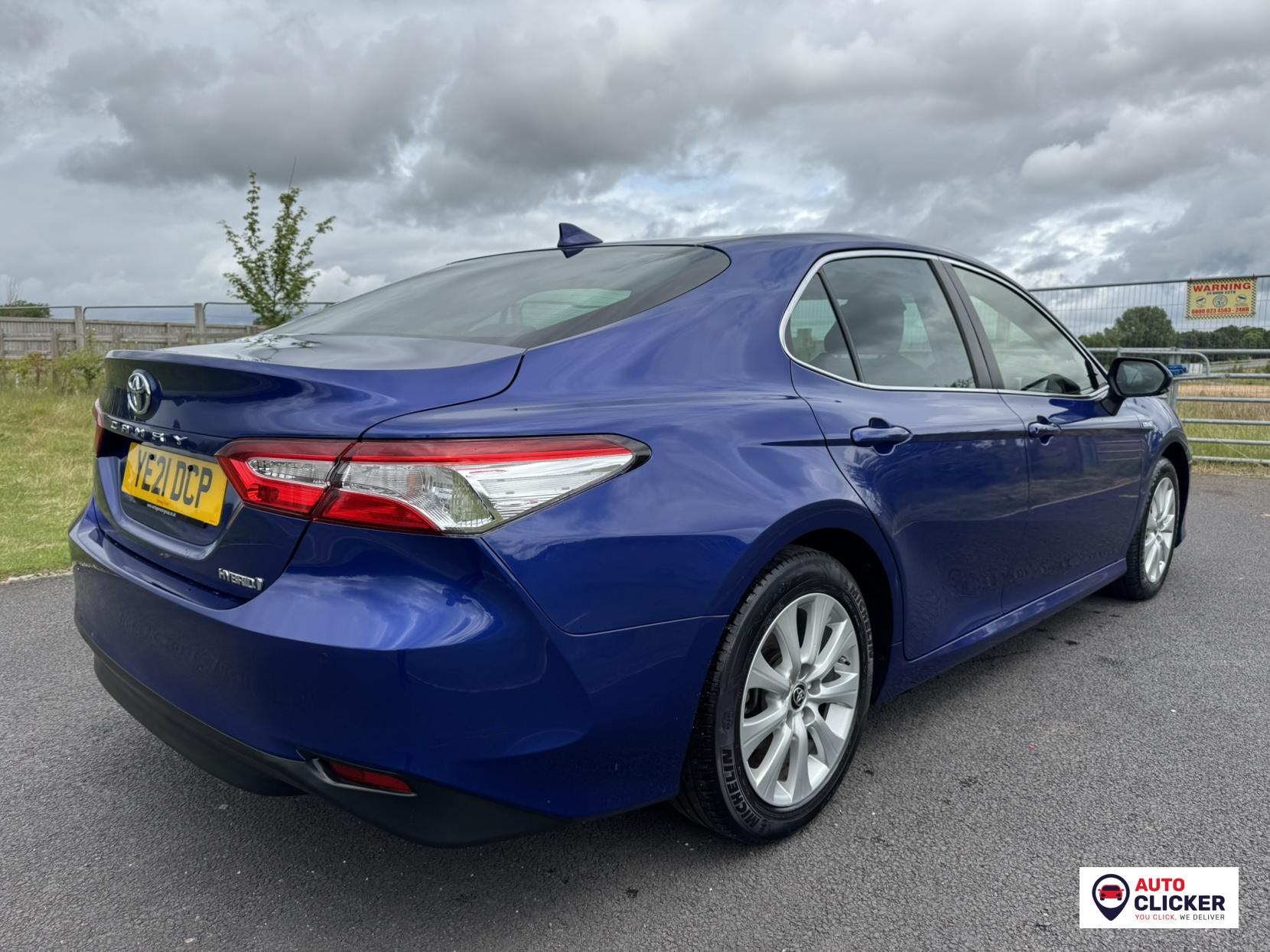 Toyota Camry 2.5 VVT-h Design Saloon 4dr Petrol Hybrid CVT Euro 6 (s/s) (218 ps)