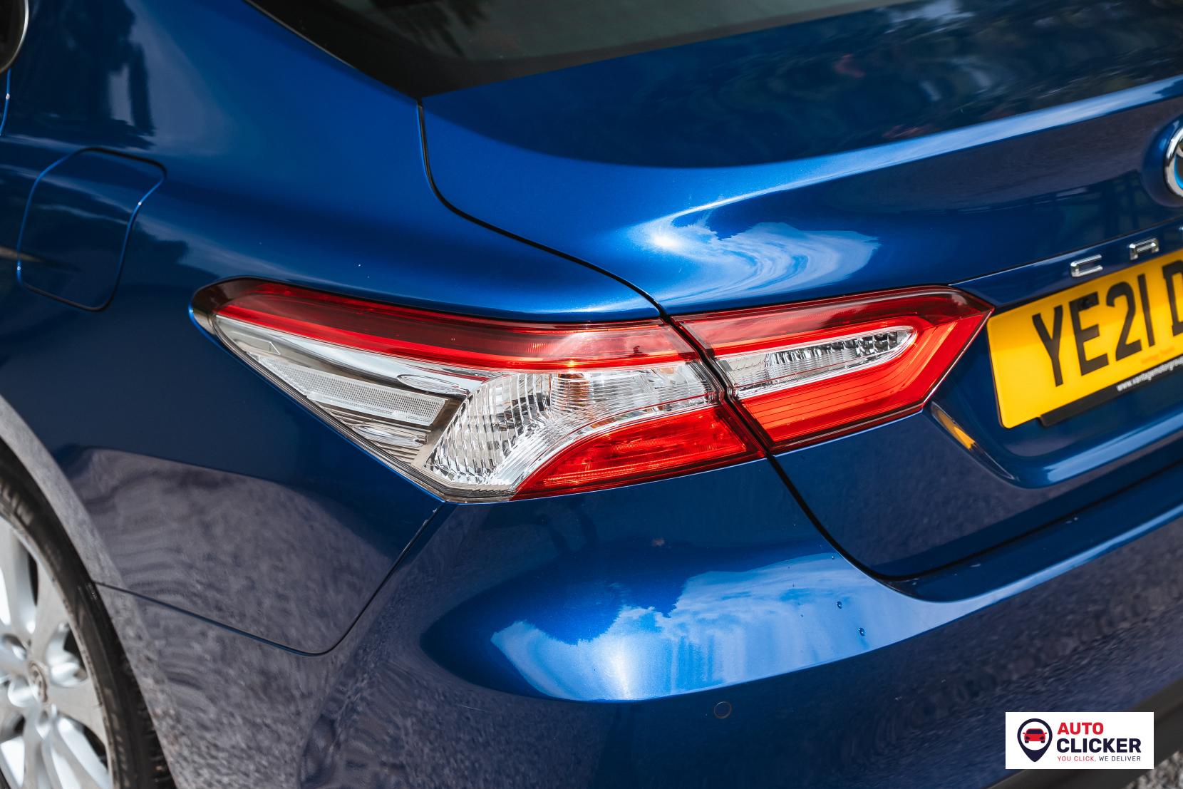 Toyota Camry 2.5 VVT-h Design Saloon 4dr Petrol Hybrid CVT Euro 6 (s/s) (218 ps)