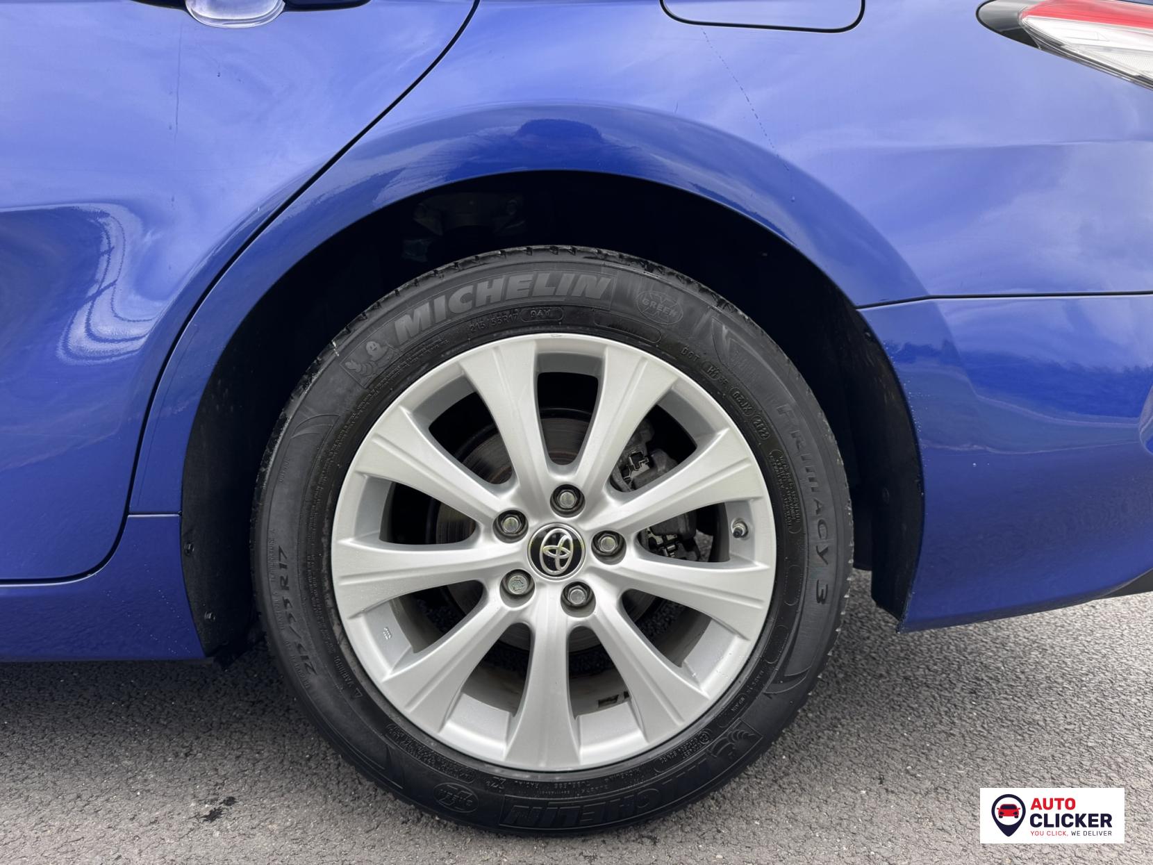 Toyota Camry 2.5 VVT-h Design Saloon 4dr Petrol Hybrid CVT Euro 6 (s/s) (218 ps)