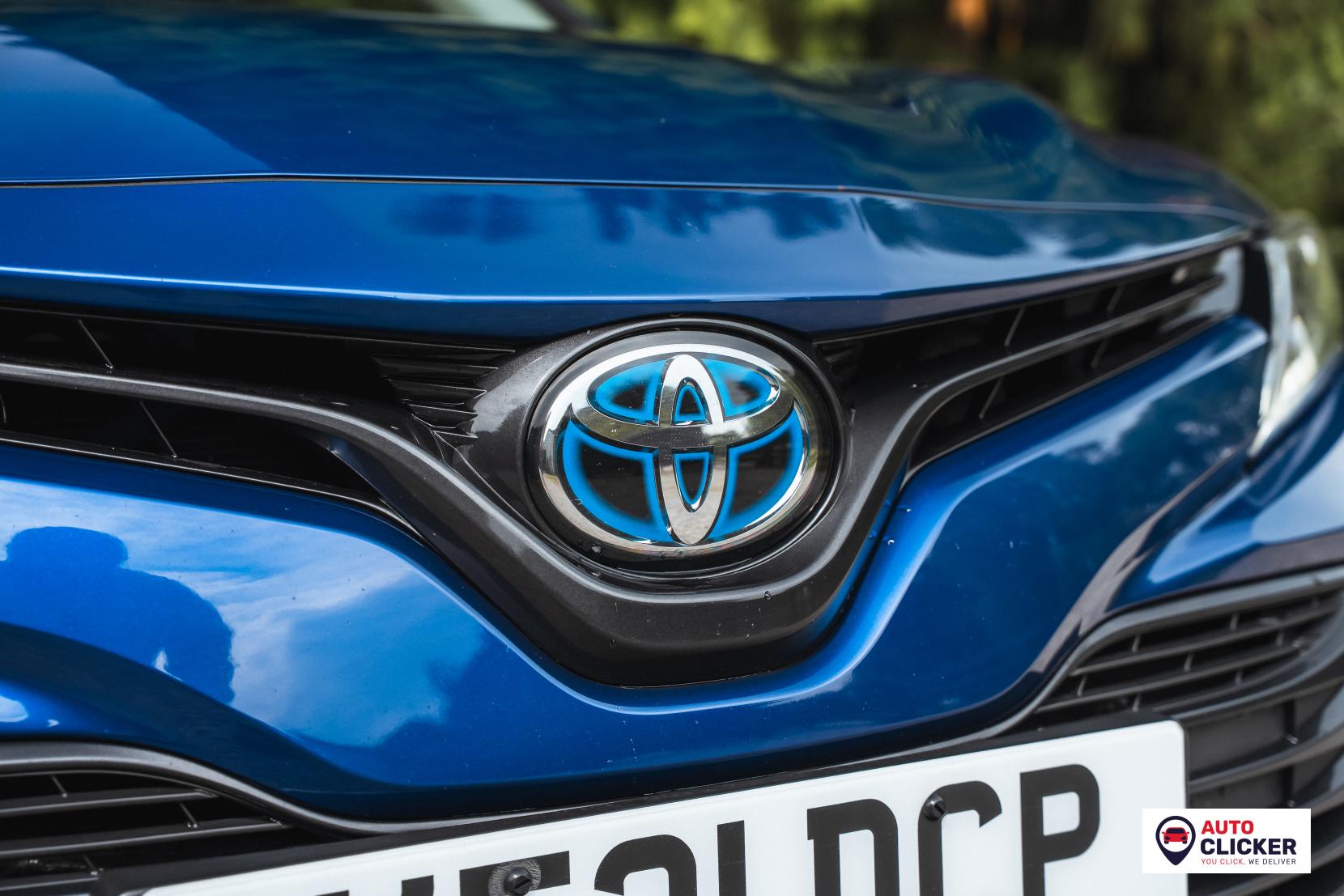 Toyota Camry 2.5 VVT-h Design Saloon 4dr Petrol Hybrid CVT Euro 6 (s/s) (218 ps)