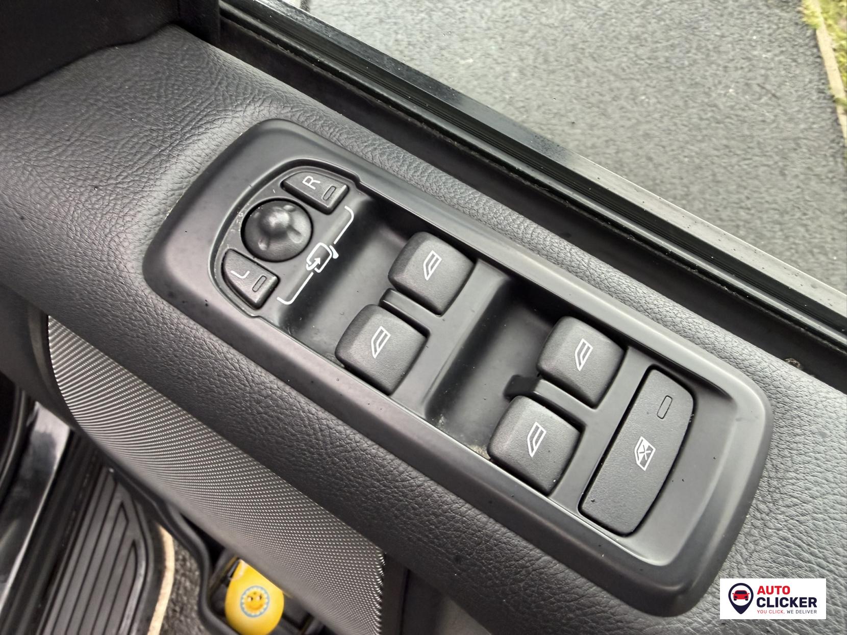 Land Rover Discovery 4 3.0 SD V6 XS SUV 5dr Diesel Auto 4WD Euro 5 (255 bhp)