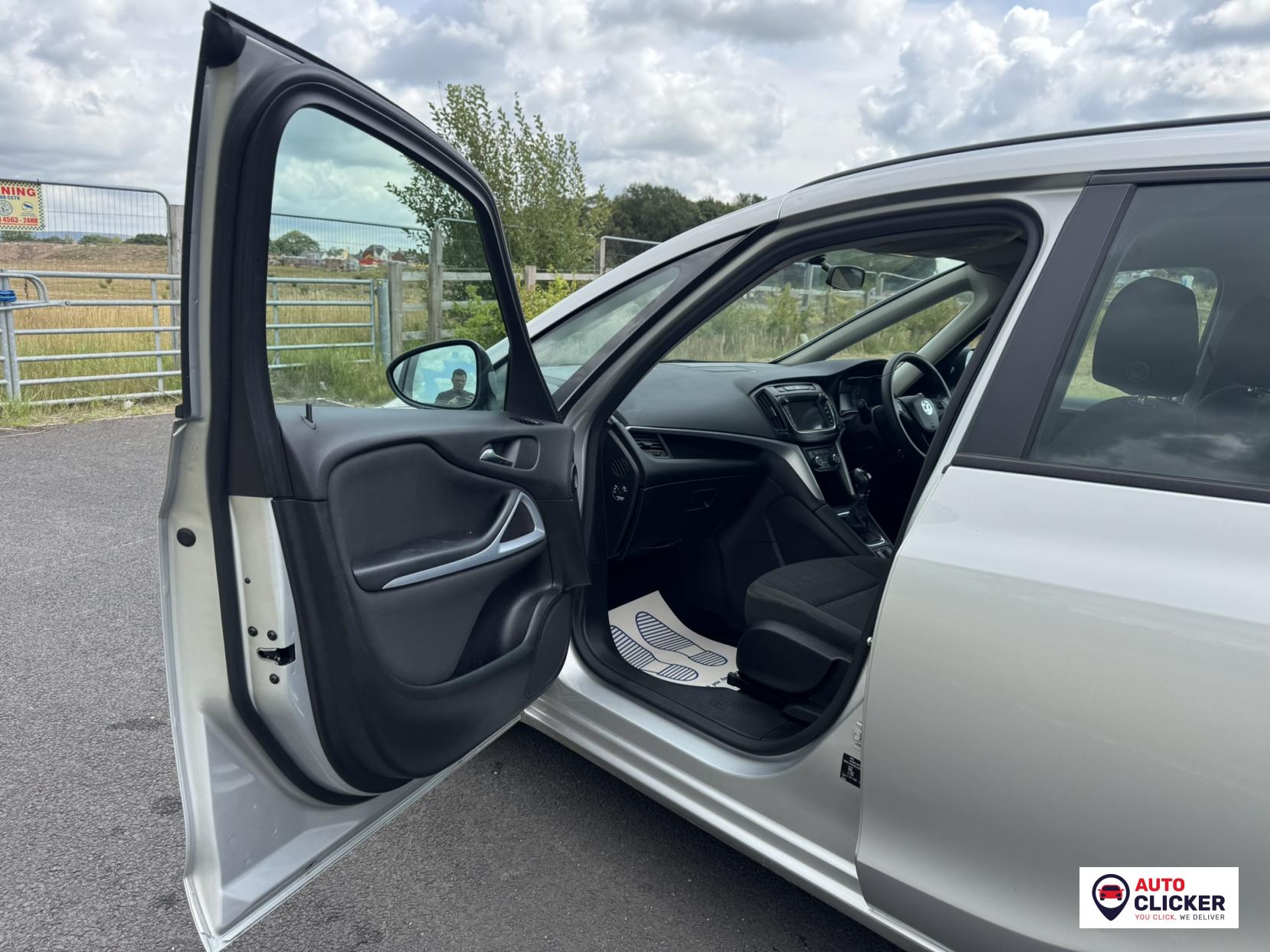Vauxhall Zafira Tourer 1.6 CDTi ecoFLEX Design MPV 5dr Diesel Manual Euro 6 (s/s) (134 ps)