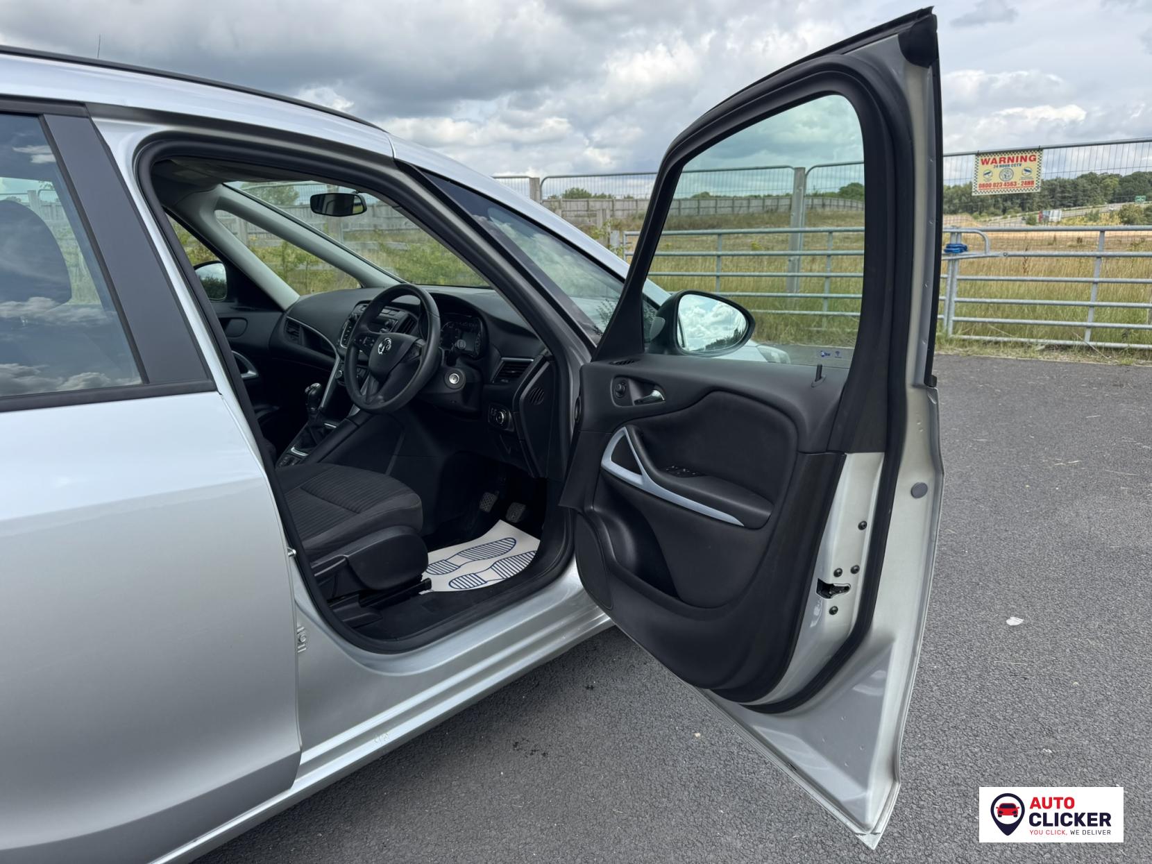Vauxhall Zafira Tourer 1.6 CDTi ecoFLEX Design MPV 5dr Diesel Manual Euro 6 (s/s) (134 ps)