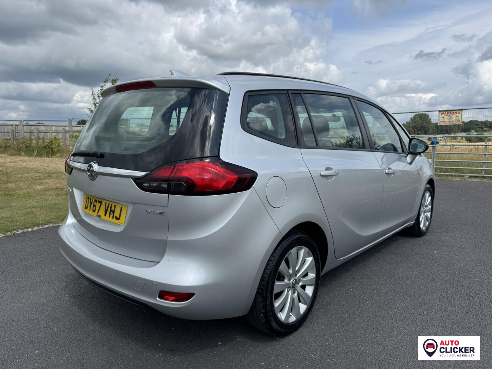 Vauxhall Zafira Tourer 1.6 CDTi ecoFLEX Design MPV 5dr Diesel Manual Euro 6 (s/s) (134 ps)