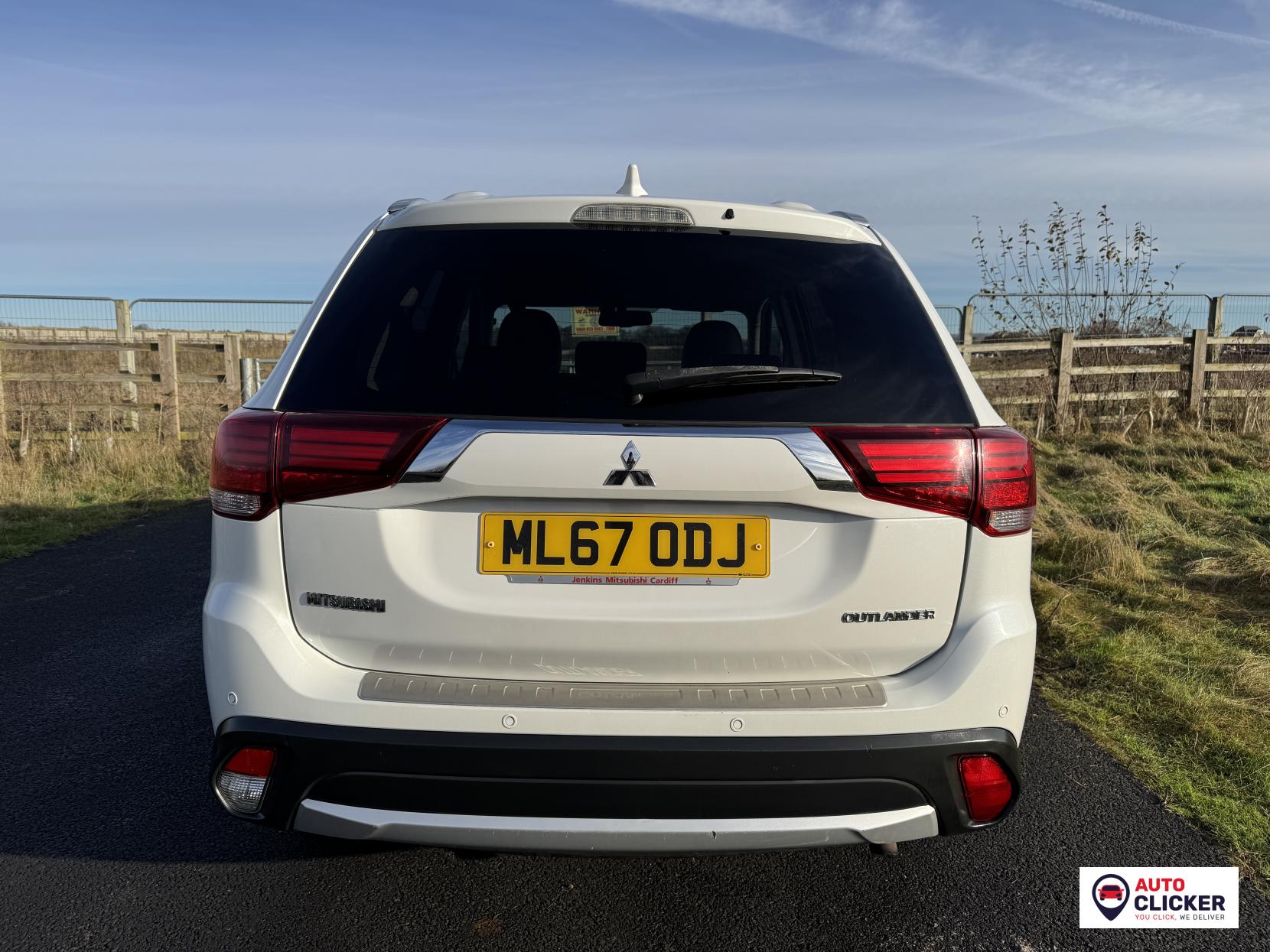 Mitsubishi Outlander 2.2 DI-D Keiko SUV 5dr Diesel Manual 4WD Euro 6 (s/s) (147 ps)