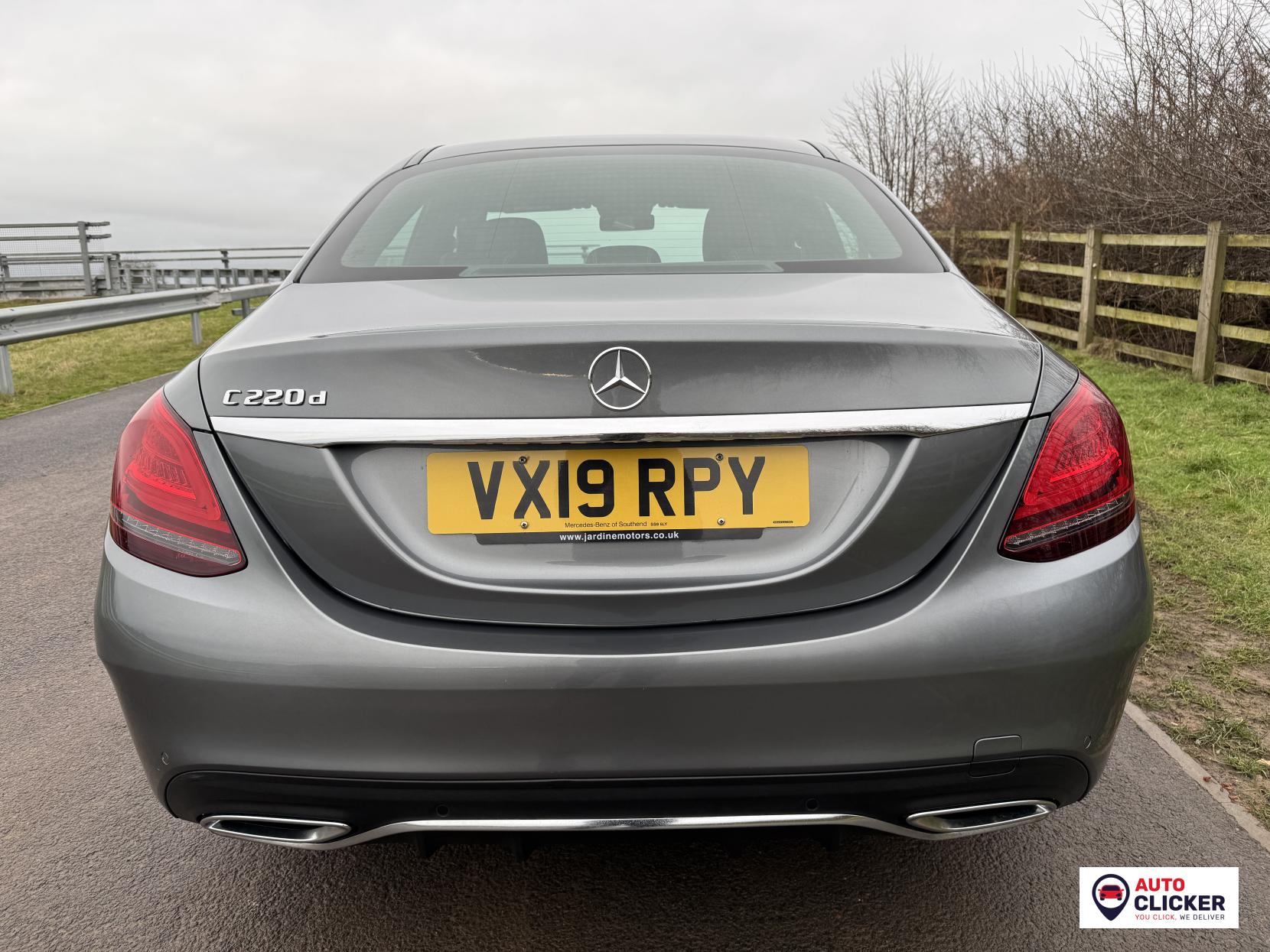 Mercedes-Benz C Class 2.0 C220d AMG Line (Premium) Saloon 4dr Diesel G-Tronic+ Euro 6 (s/s) (194 ps)