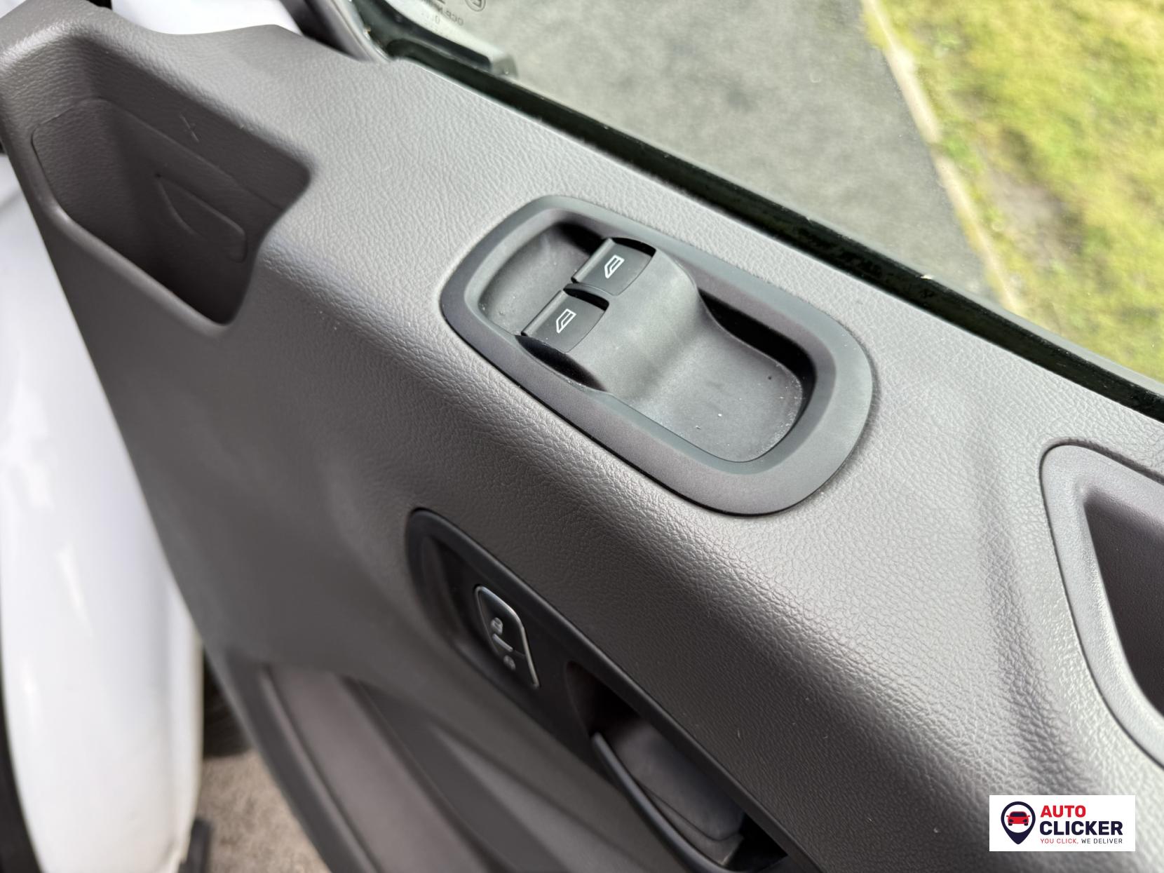 Ford Transit 2.0 350 EcoBlue Leader Panel Van 5dr Diesel Manual RWD L3 H3 Euro 6 (s/s) (130 ps)