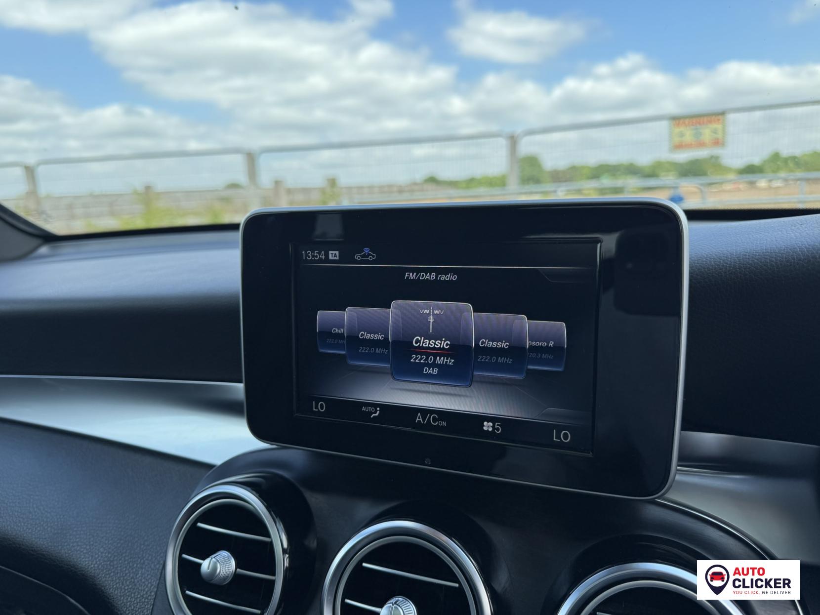 Mercedes-Benz GLC 2.1 GLC250d AMG Line (Premium) SUV 5dr Diesel G-Tronic 4MATIC Euro 6 (s/s) (204 ps)