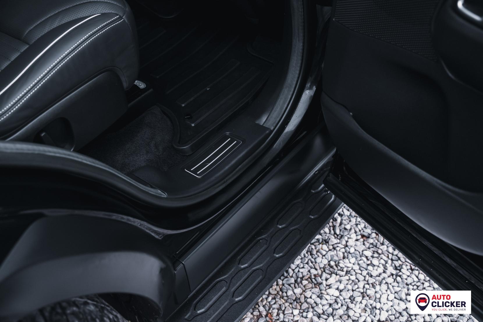 Land Rover Discovery 3.0 D300 MHEV R-Dynamic HSE SUV 5dr Diesel Auto 4WD Euro 6 (s/s) (300 ps)