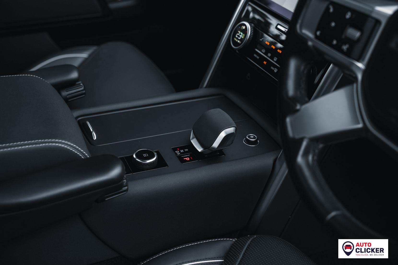 Land Rover Discovery 3.0 D300 MHEV R-Dynamic HSE SUV 5dr Diesel Auto 4WD Euro 6 (s/s) (300 ps)