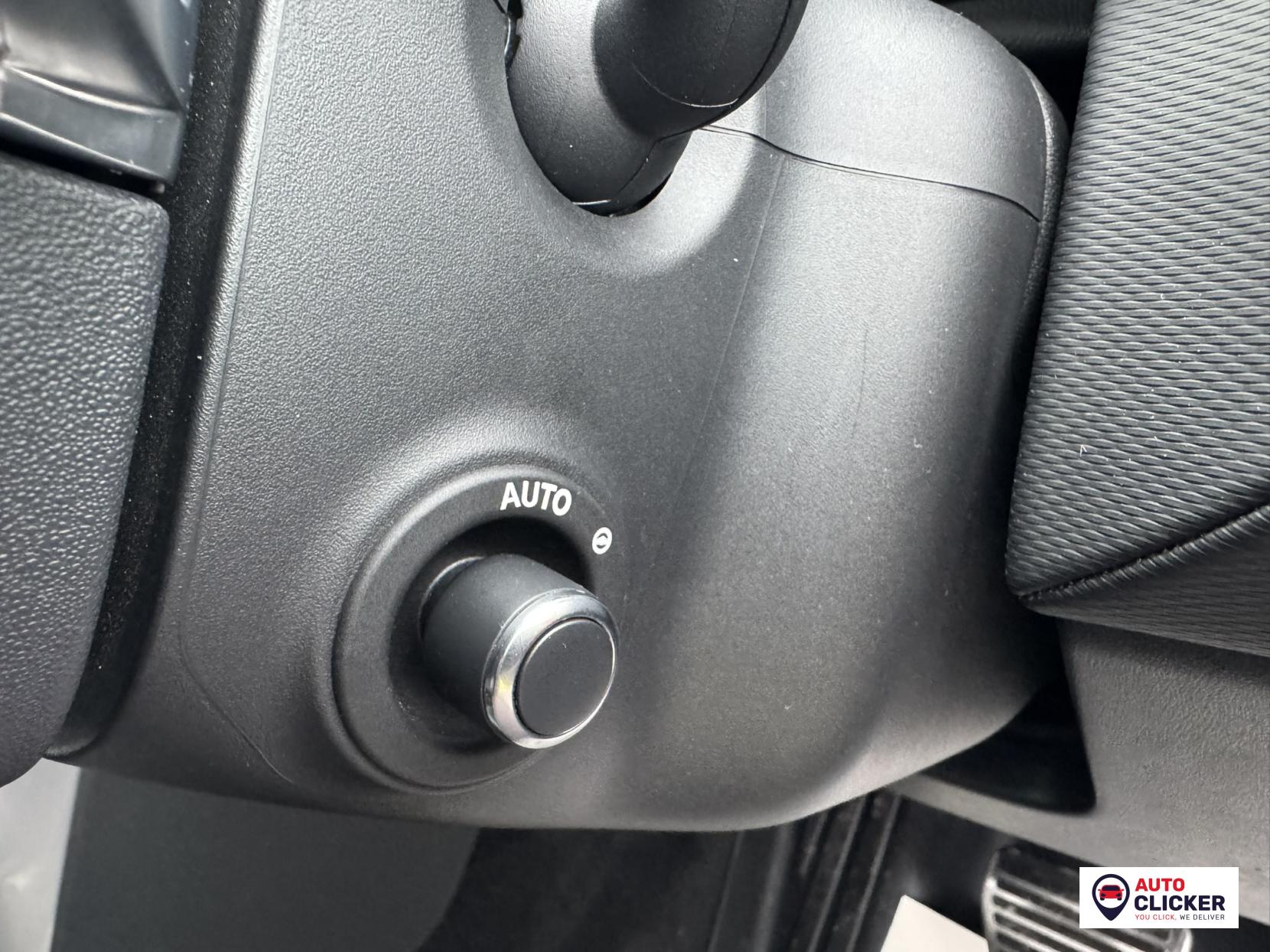 Land Rover Discovery 3.0 D300 MHEV R-Dynamic HSE SUV 5dr Diesel Auto 4WD Euro 6 (s/s) (300 ps)