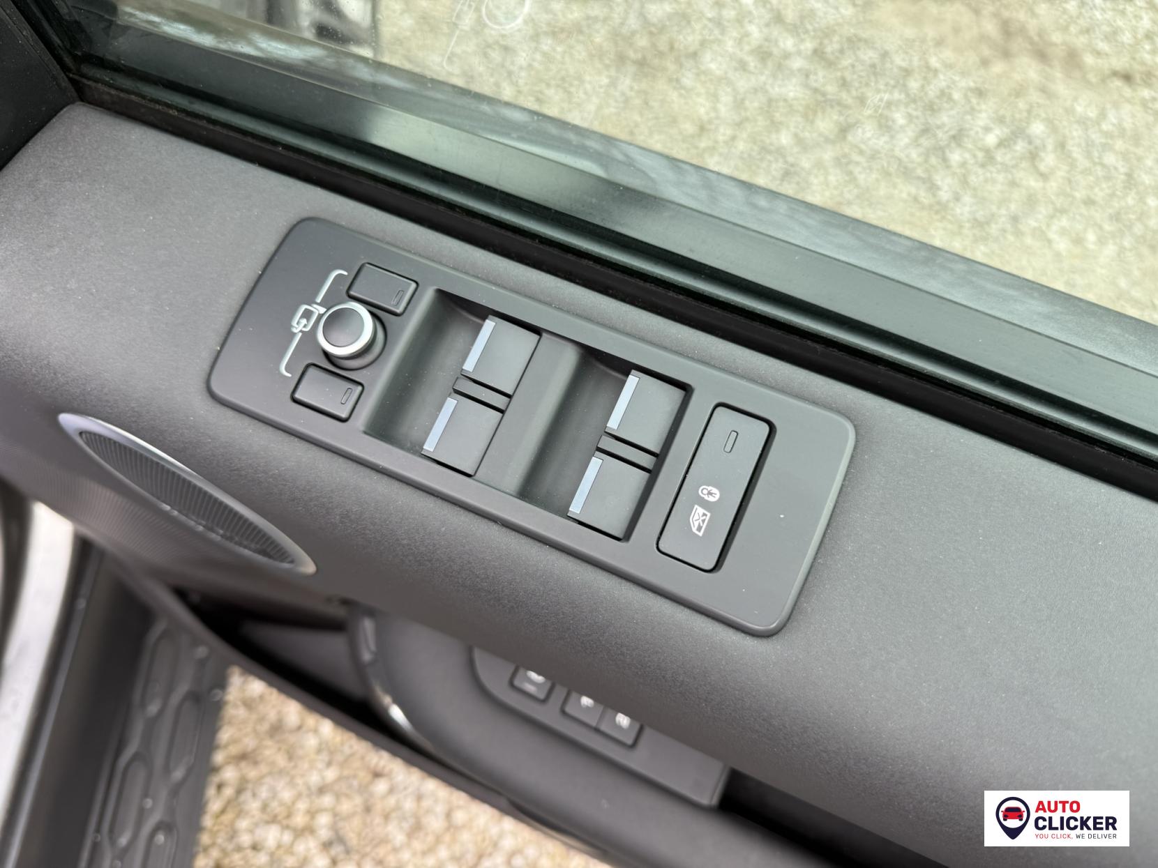 Land Rover Discovery 2.0 SD4 HSE SUV 5dr Diesel Auto 4WD Euro 6 (s/s) (240 ps)