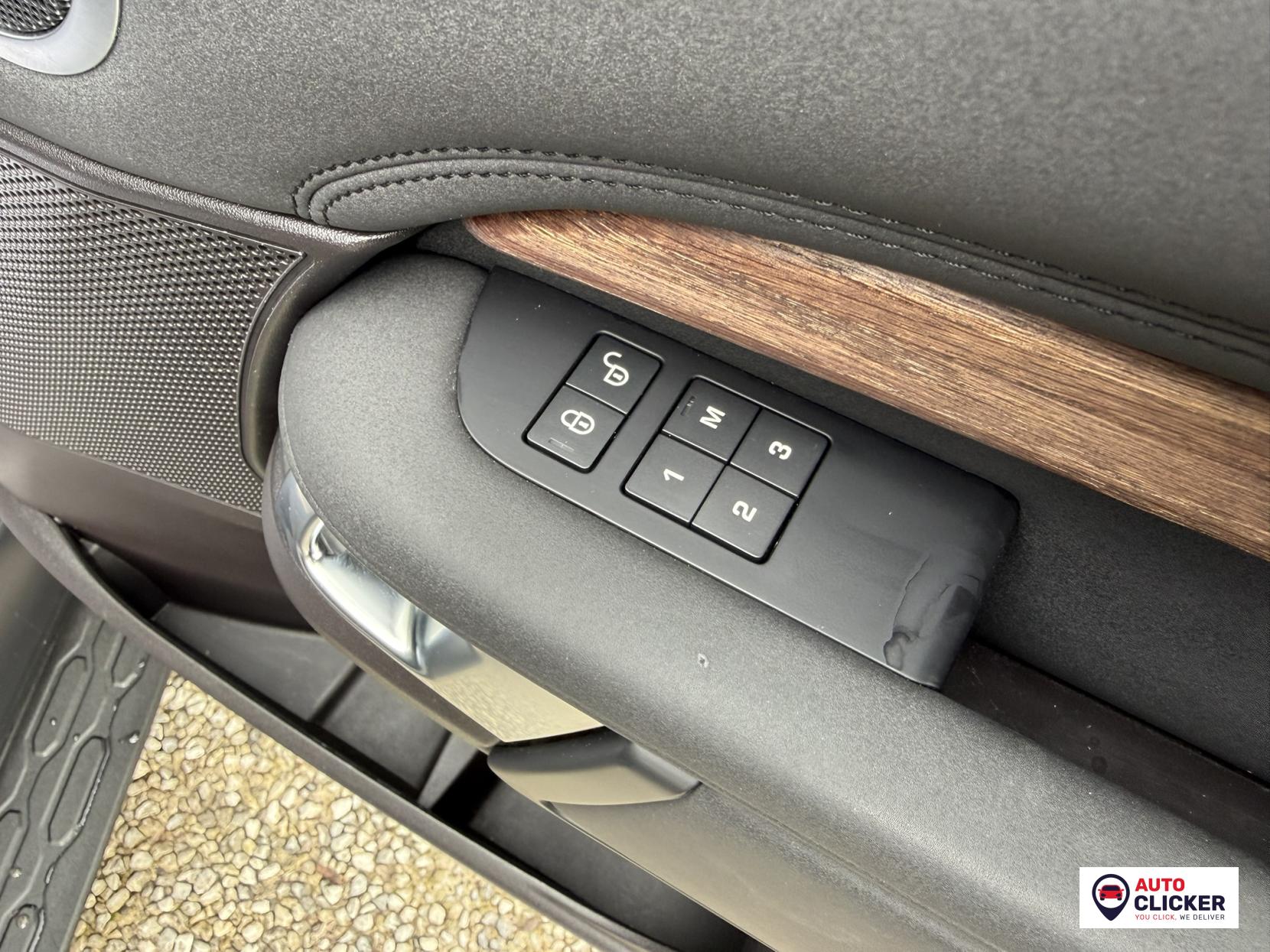 Land Rover Discovery 2.0 SD4 HSE SUV 5dr Diesel Auto 4WD Euro 6 (s/s) (240 ps)