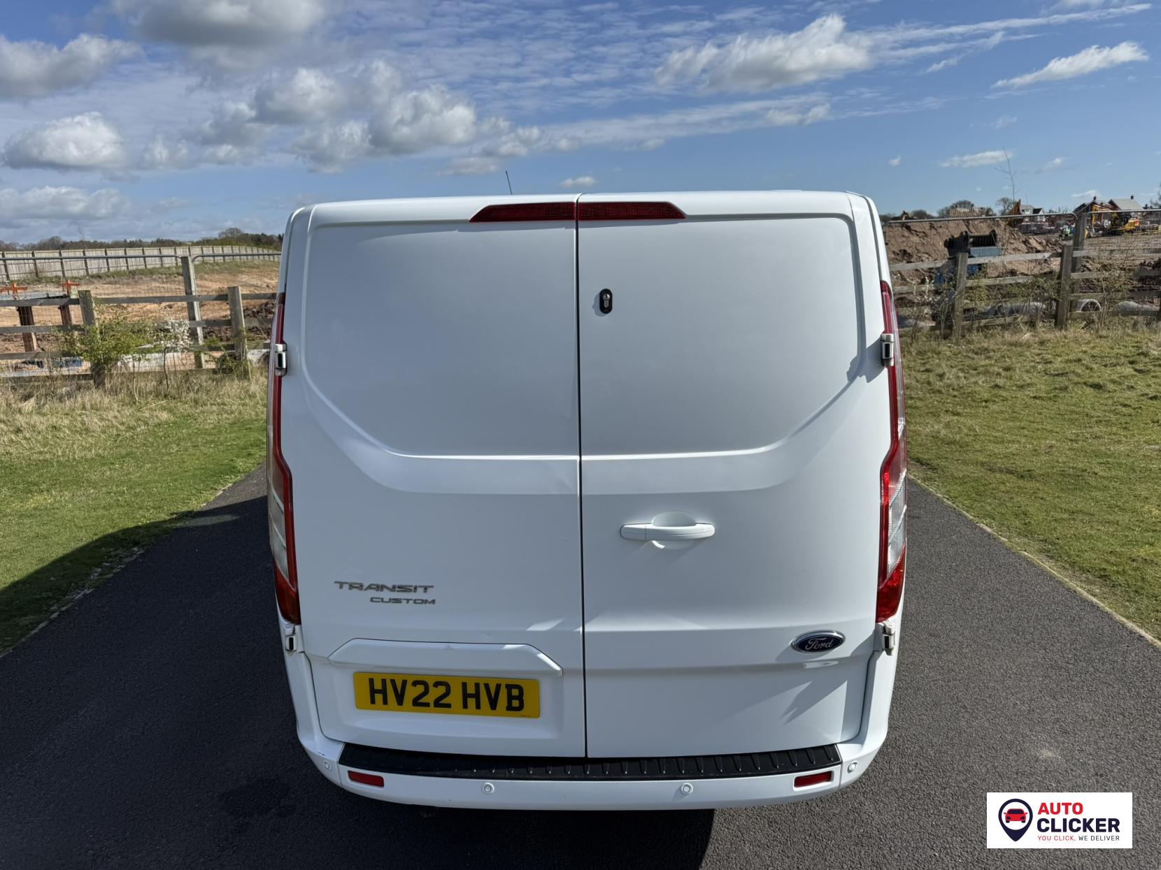 Ford Transit Custom 2.0 300 EcoBlue Limited Crew Van Double Cab 5dr Diesel Manual L1 H1 Euro 6 (s/s) (6 Seat) (130 ps)