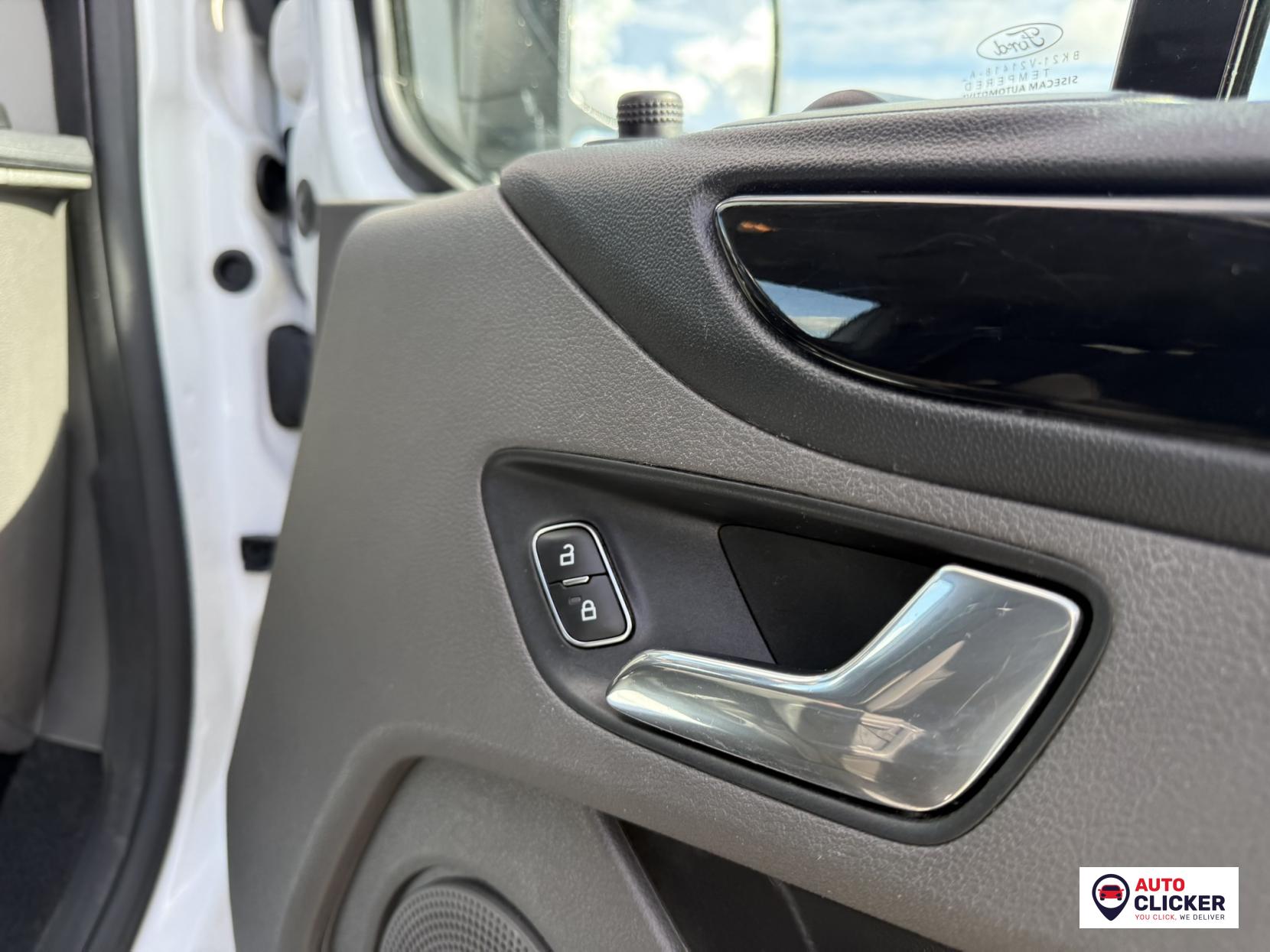 Ford Transit Custom 2.0 300 EcoBlue Limited Crew Van Double Cab 5dr Diesel Manual L1 H1 Euro 6 (s/s) (6 Seat) (130 ps)