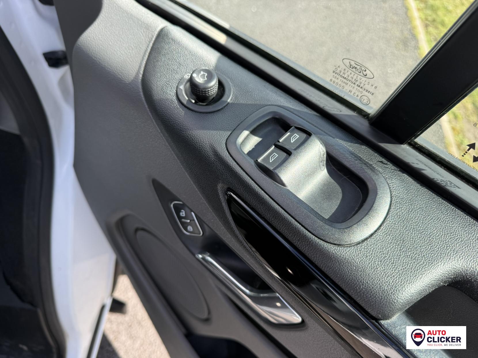 Ford Transit Custom 2.0 300 EcoBlue Limited Crew Van Double Cab 5dr Diesel Manual L1 H1 Euro 6 (s/s) (6 Seat) (130 ps)