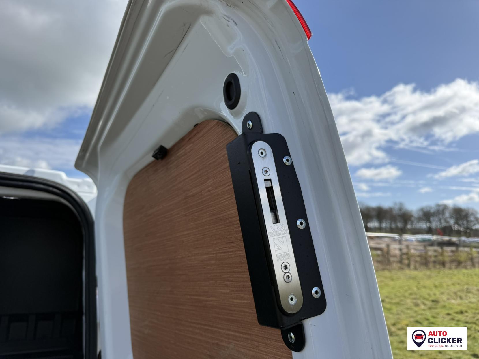 Ford Transit Custom 2.0 300 EcoBlue Limited Crew Van Double Cab 5dr Diesel Manual L1 H1 Euro 6 (s/s) (6 Seat) (130 ps)