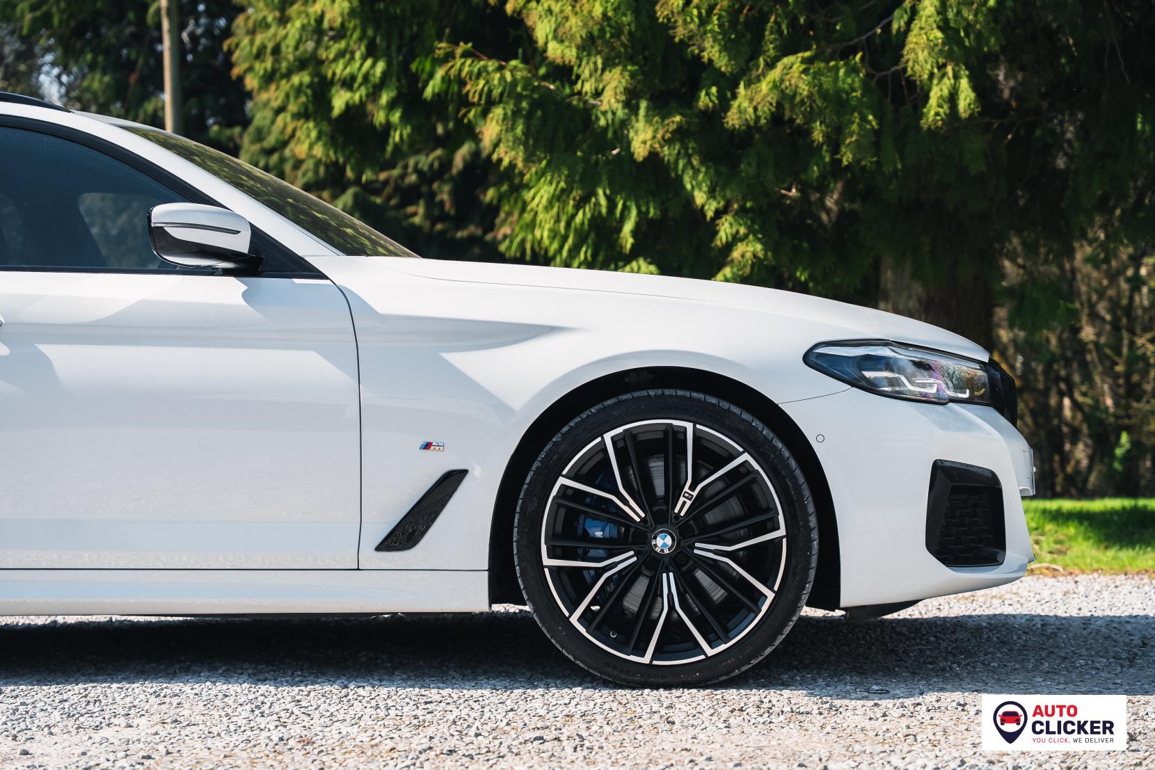 BMW 5 Series 3.0 530d MHT M Sport Touring 5dr Diesel Hybrid Steptronic xDrive Euro 6 (s/s) (286 ps)