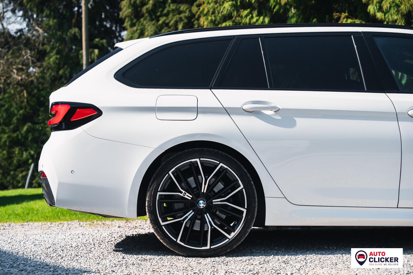 BMW 5 Series 3.0 530d MHT M Sport Touring 5dr Diesel Hybrid Steptronic xDrive Euro 6 (s/s) (286 ps)