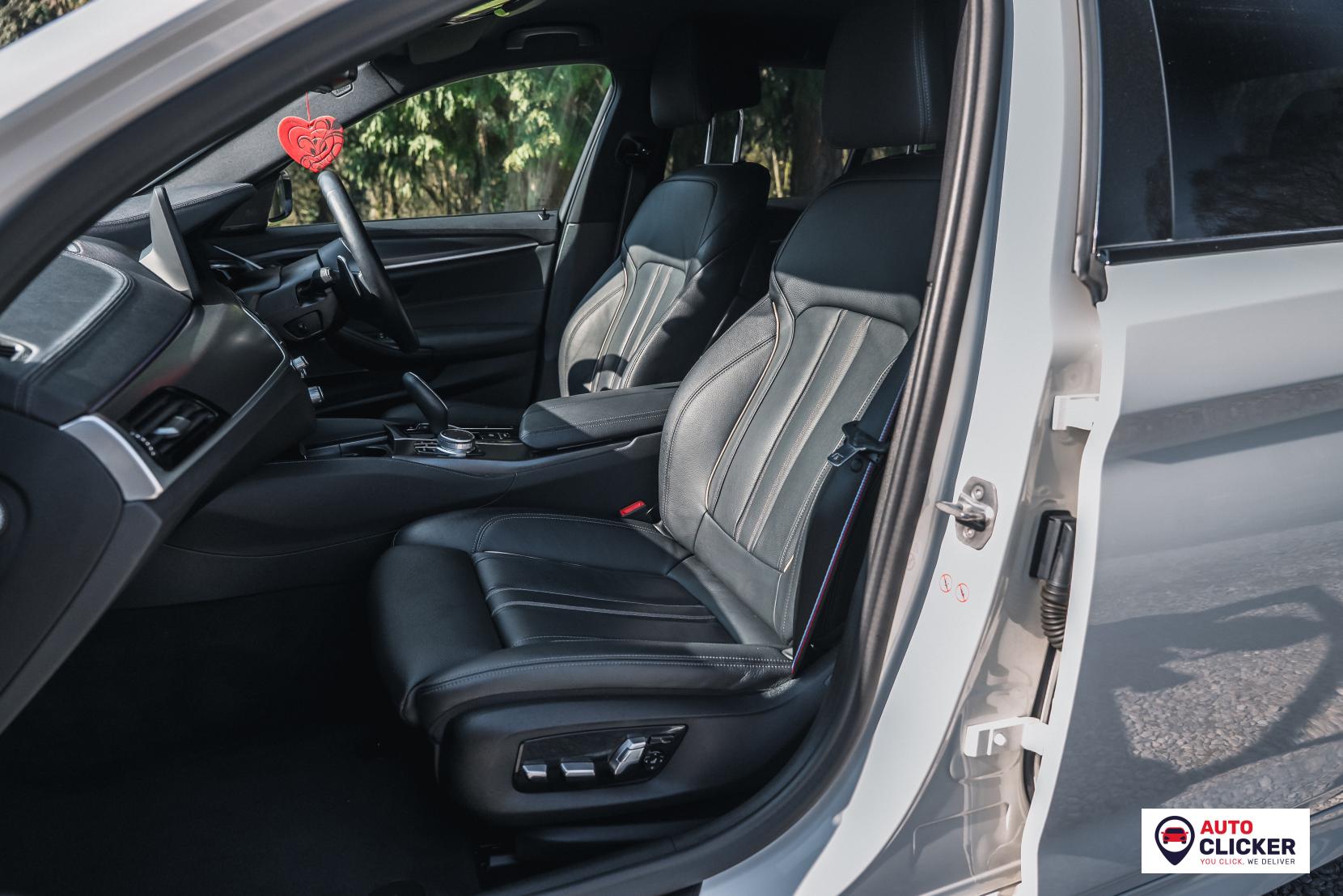 BMW 5 Series 3.0 530d MHT M Sport Touring 5dr Diesel Hybrid Steptronic xDrive Euro 6 (s/s) (286 ps)