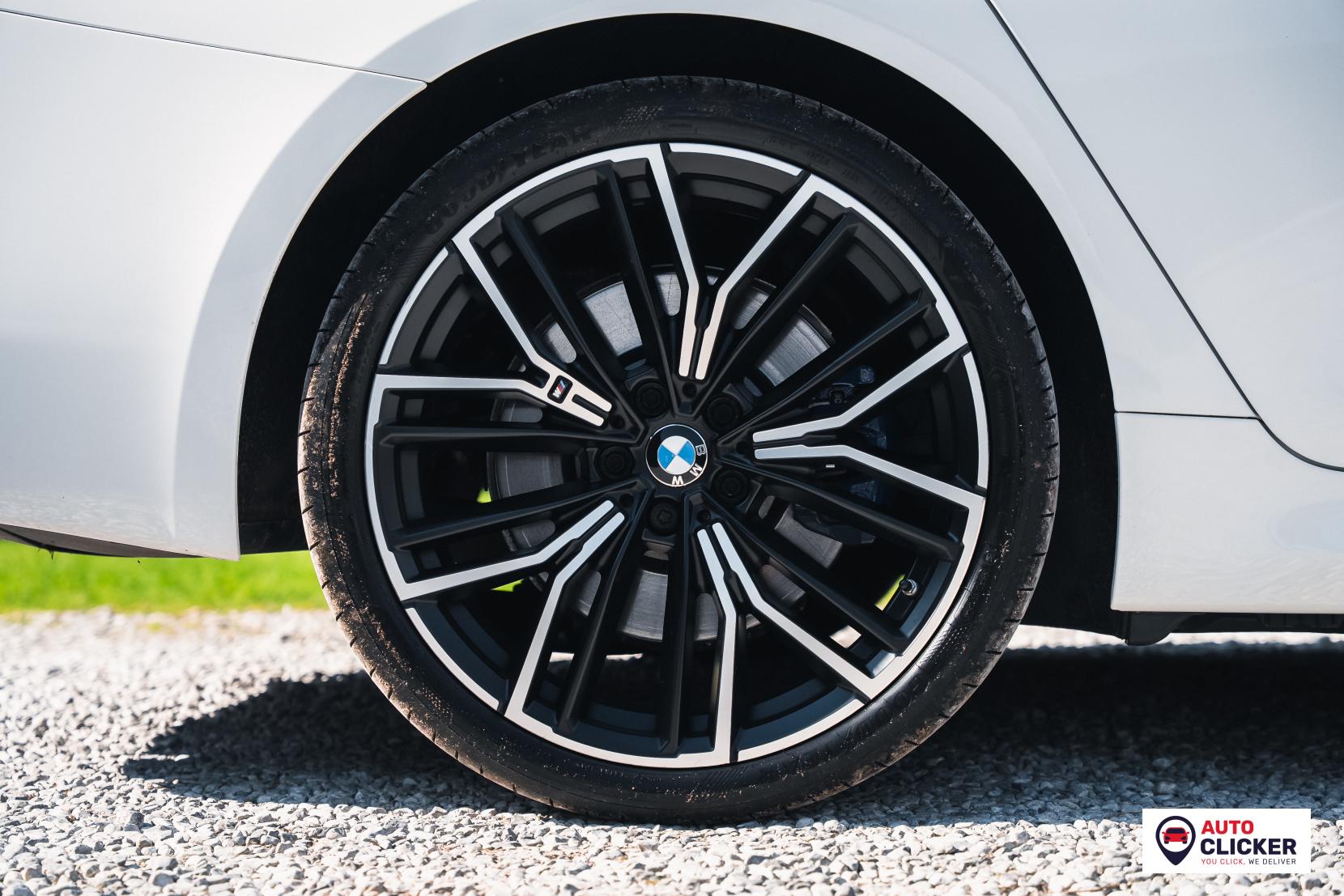 BMW 5 Series 3.0 530d MHT M Sport Touring 5dr Diesel Hybrid Steptronic xDrive Euro 6 (s/s) (286 ps)