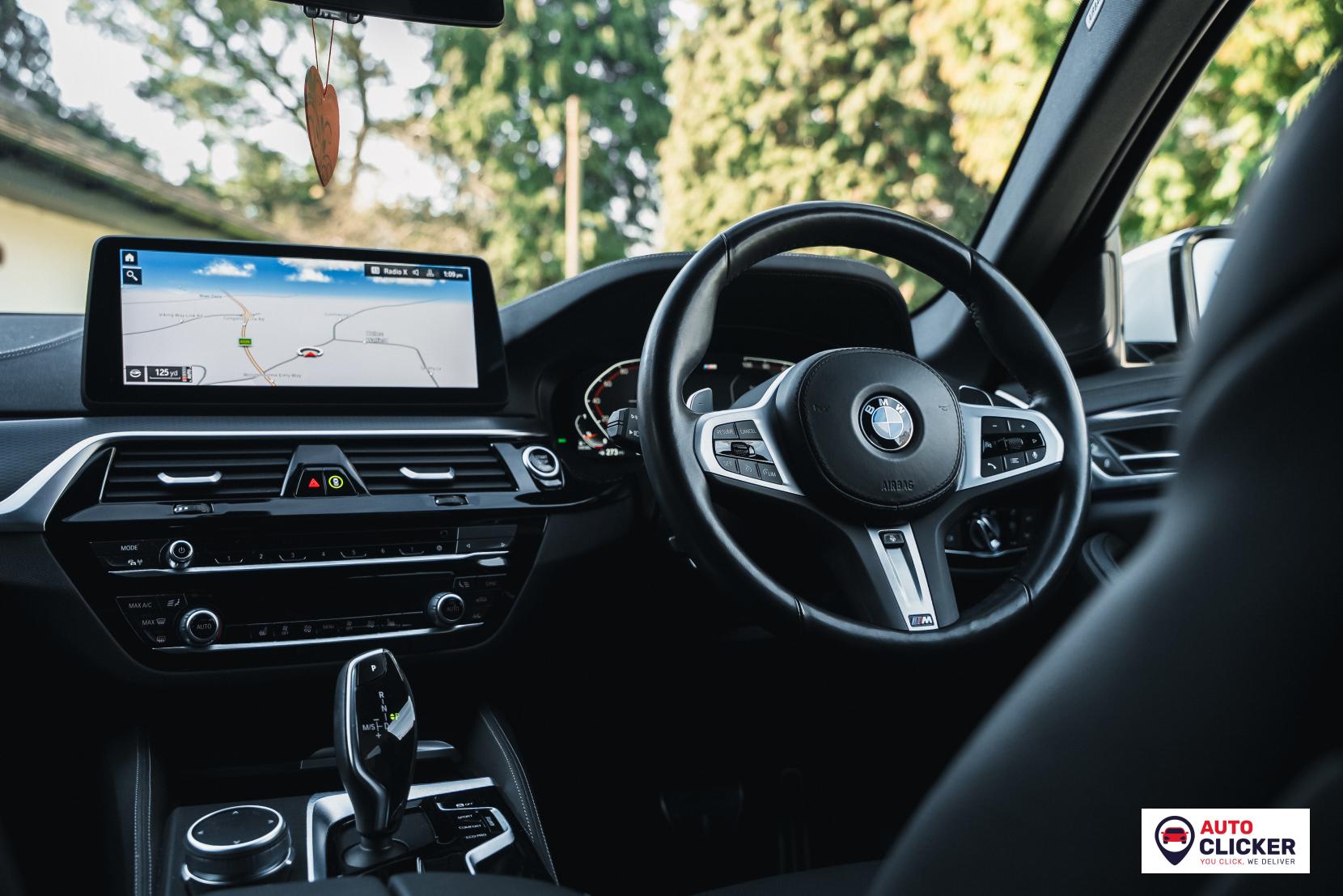 BMW 5 Series 3.0 530d MHT M Sport Touring 5dr Diesel Hybrid Steptronic xDrive Euro 6 (s/s) (286 ps)