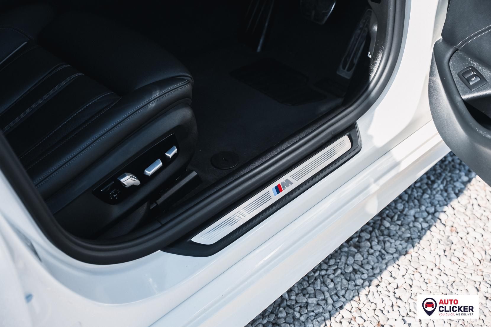 BMW 5 Series 3.0 530d MHT M Sport Touring 5dr Diesel Hybrid Steptronic xDrive Euro 6 (s/s) (286 ps)