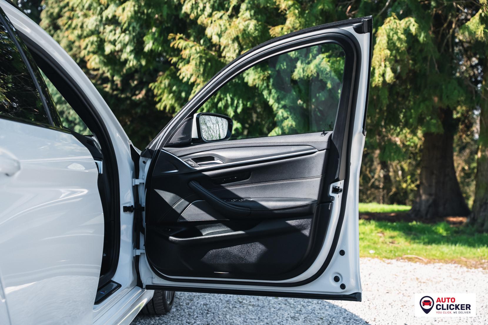 BMW 5 Series 3.0 530d MHT M Sport Touring 5dr Diesel Hybrid Steptronic xDrive Euro 6 (s/s) (286 ps)