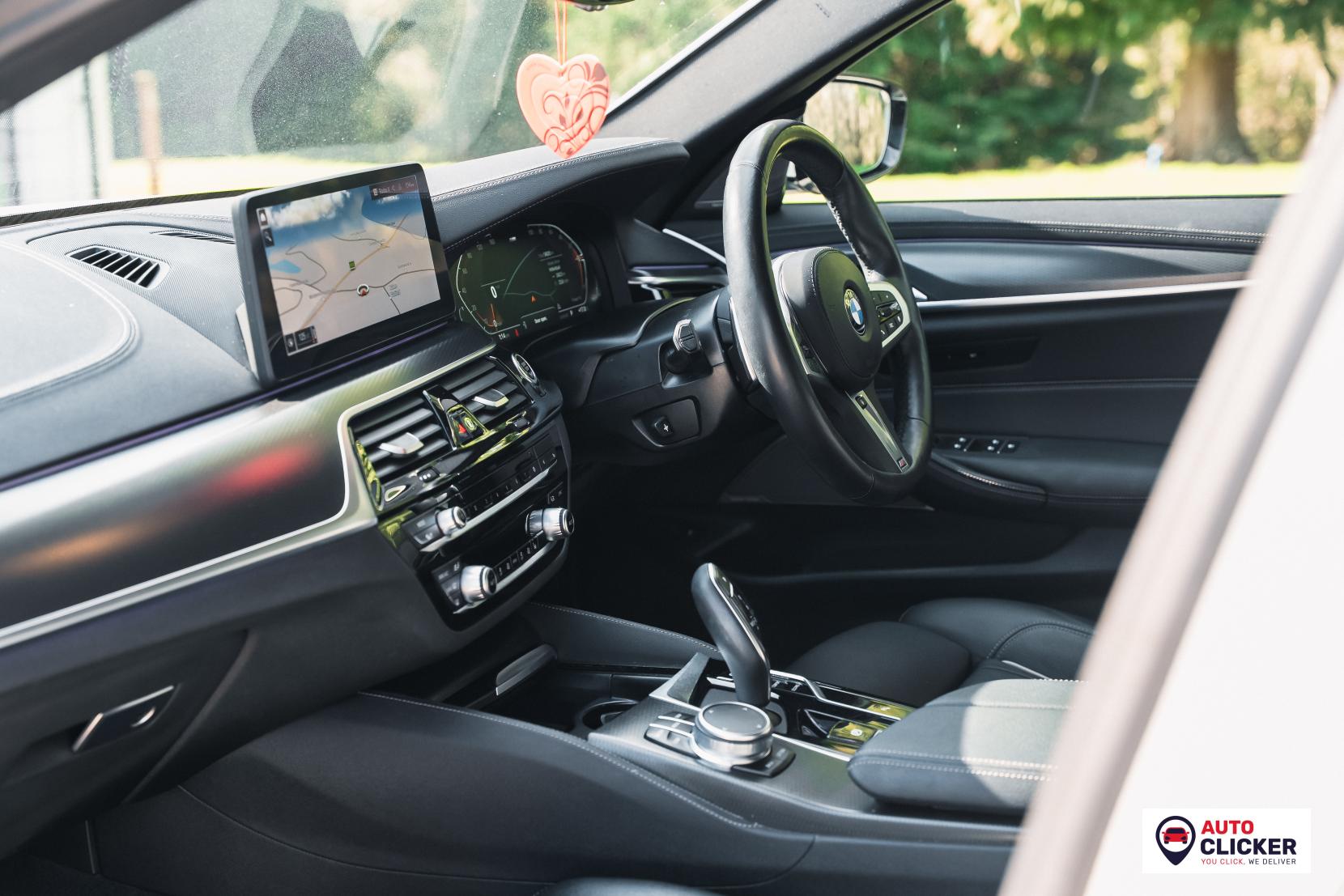 BMW 5 Series 3.0 530d MHT M Sport Touring 5dr Diesel Hybrid Steptronic xDrive Euro 6 (s/s) (286 ps)