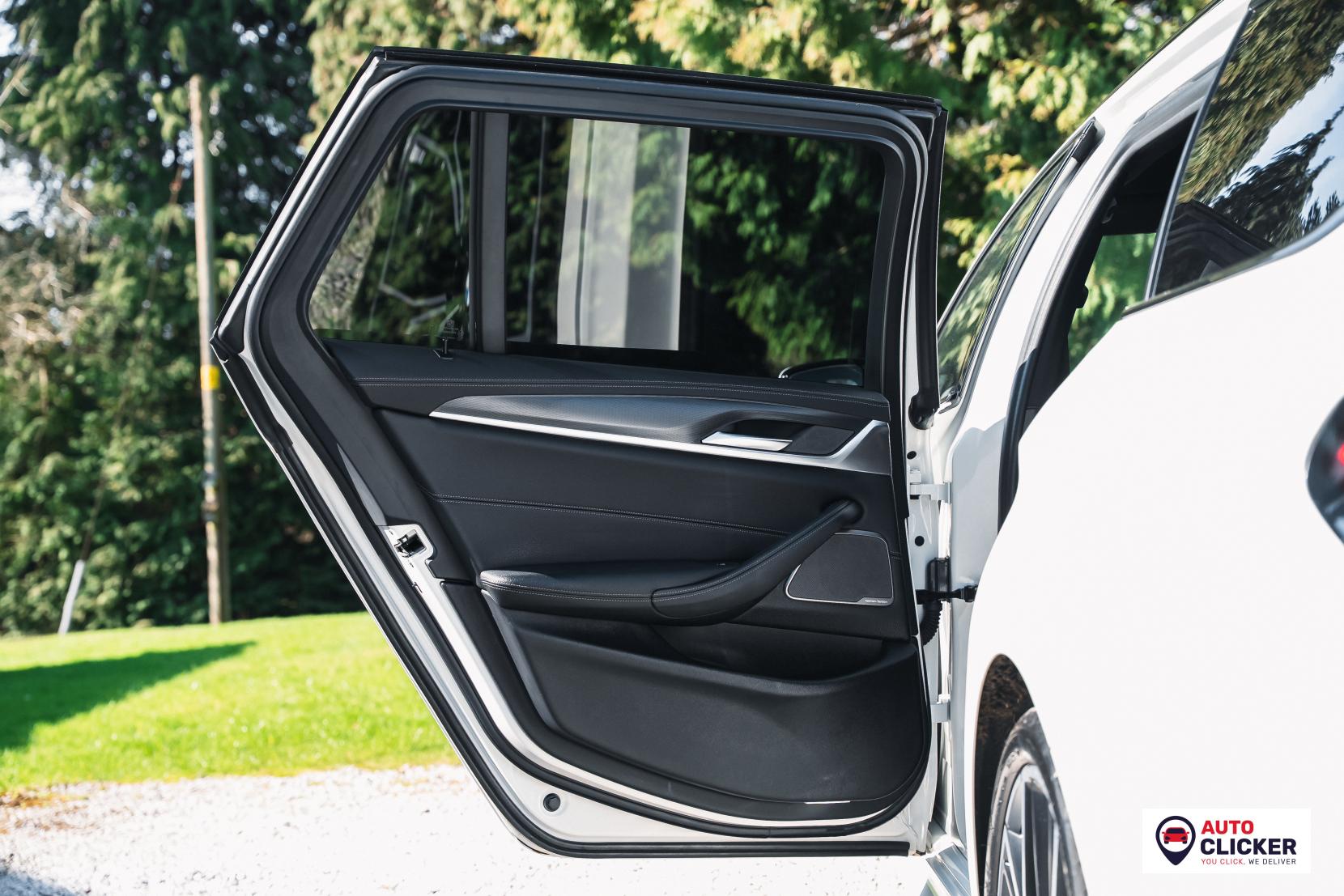 BMW 5 Series 3.0 530d MHT M Sport Touring 5dr Diesel Hybrid Steptronic xDrive Euro 6 (s/s) (286 ps)